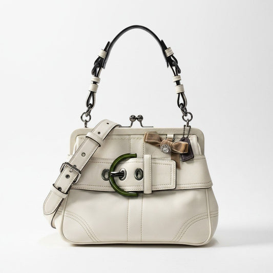 f12 COACH コーチ がま口 ソーホー ハンドバッグ Vintage Soho Buckle Hand Bag C05S / 8A12 ホワイトt18r