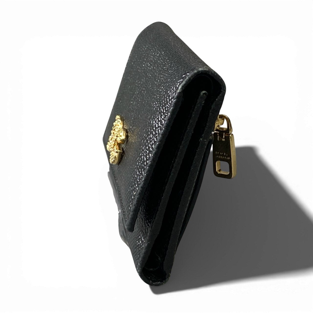 a6 DOLCE&GABBANA ドルチェアンドガッパーナ 三つ折り財布 ウォレット DGロゴ ラインストーン ブラック レザー 本革 レディースk02i