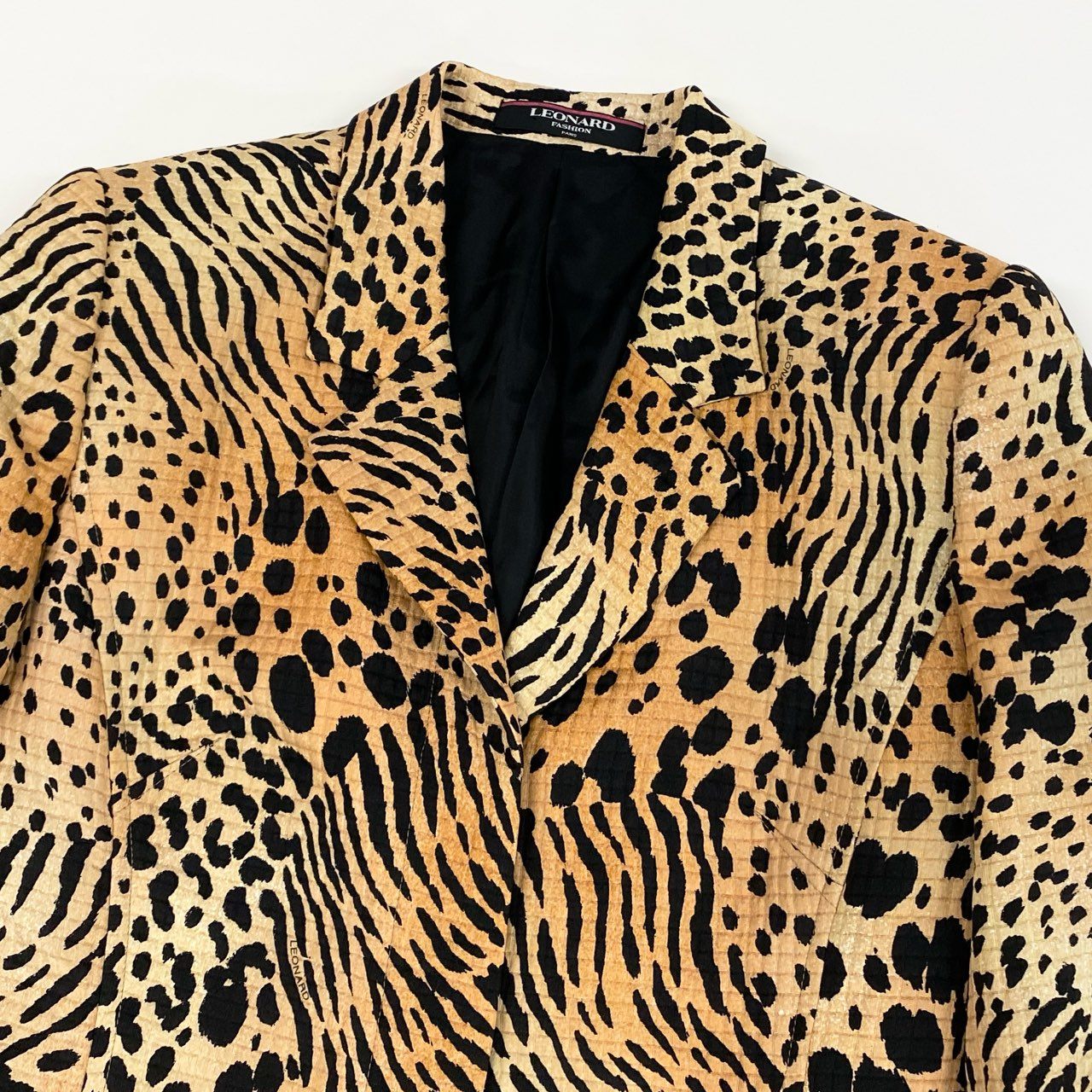 2k19《美品》 EONARD FASHION レオナール テーラードジャケット ロングジャケット アニマル柄 総柄 ウールシルク レディース 女性用 11AR ベージュ ブラックu02t