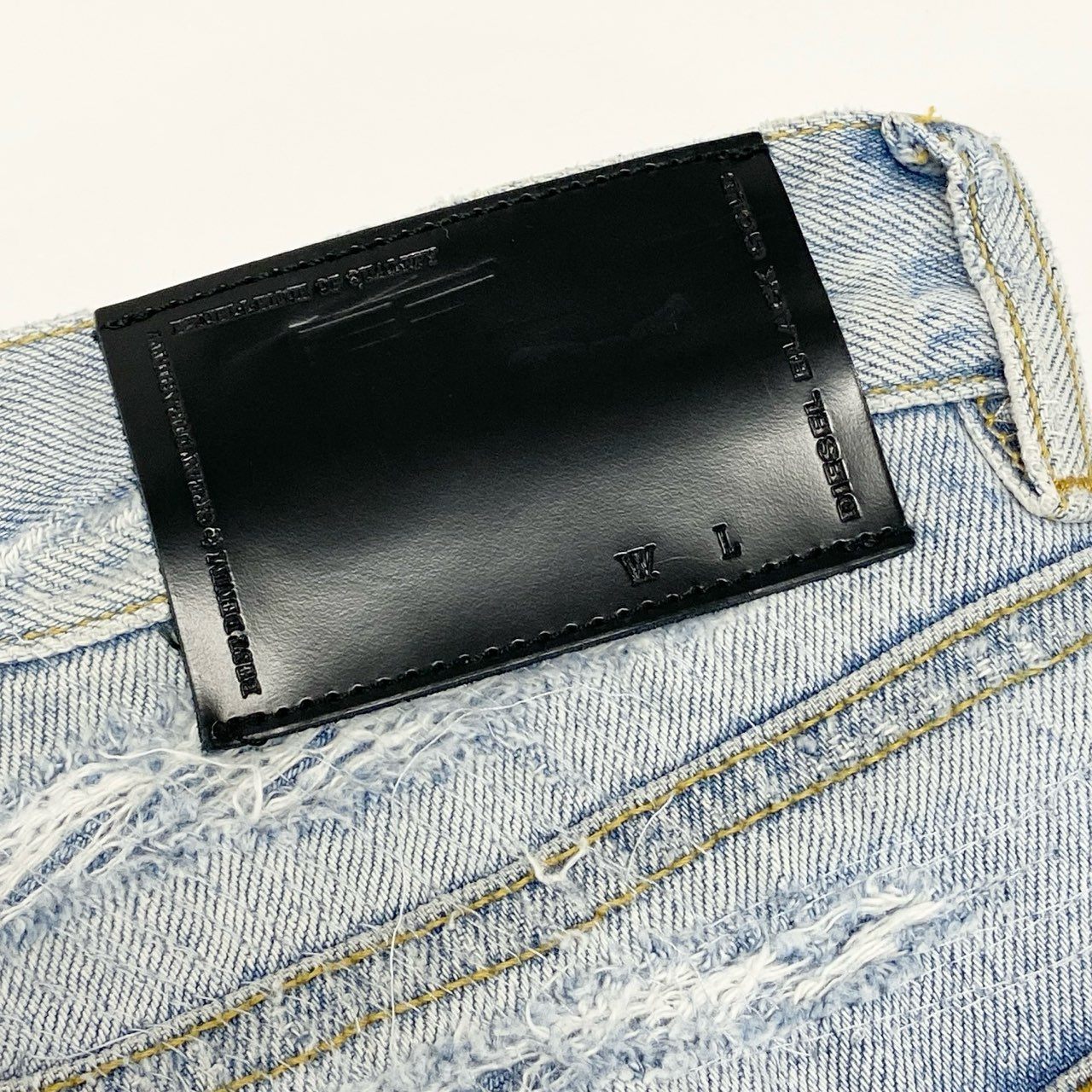 27k5 DIESEL BLACK GOLD ディーゼル ブラックゴールド デニムパンツ ジーンズ ハードダメージ リペア加工 イタリア製 ボタンダウン メンズ 紳士服 TYPE－2813 28 ライトブルー コットン100％o07t