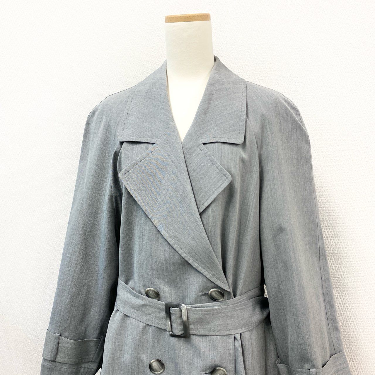 35j22 《美品》 Leilian レリアン ベルテッドコート 薄手スプリングコート 羽織り アウター サイズ9 グレー シルク レディースu02t