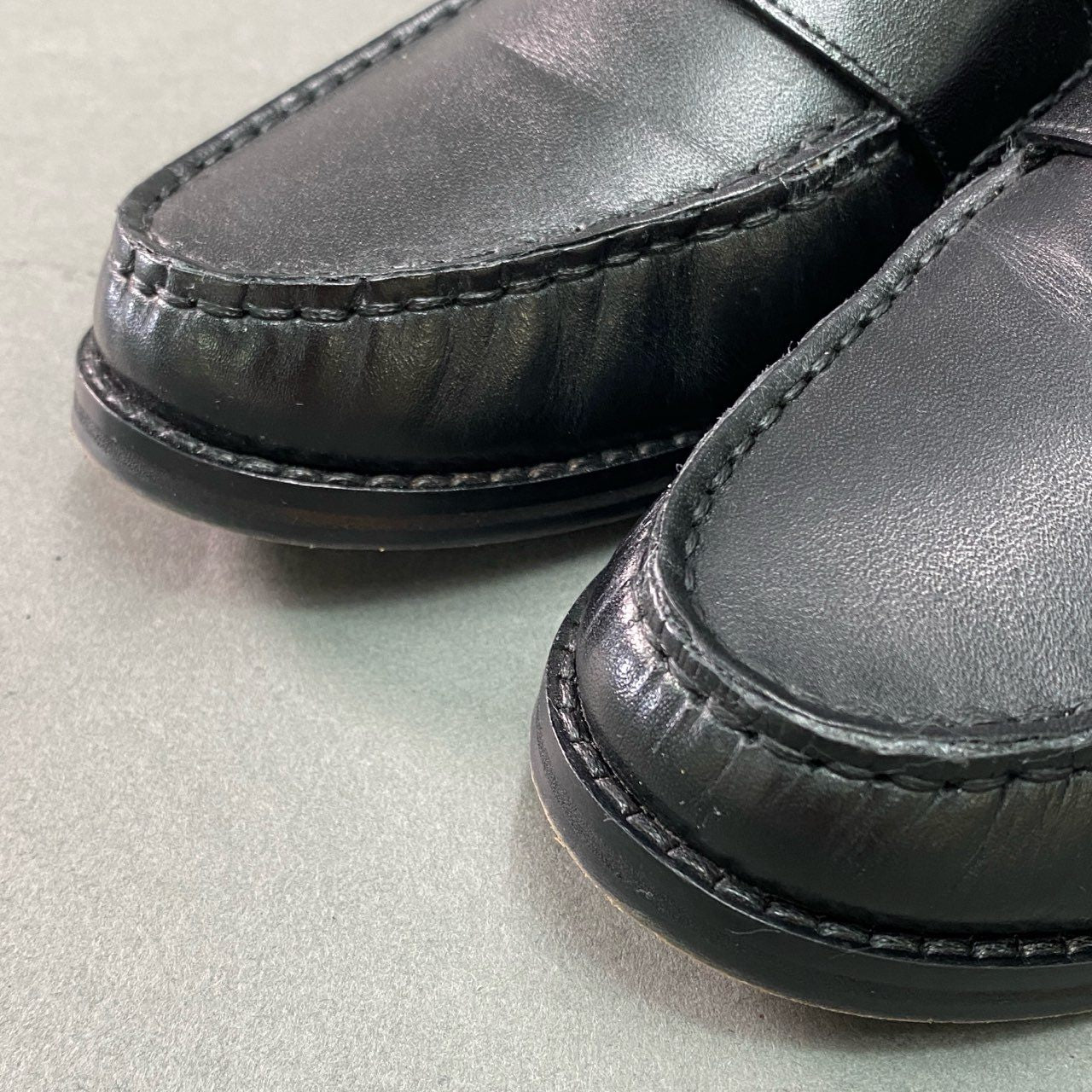 10f4 《美品》定価￥35.200 COLE HAAN コールハーン LUX PINCH PENNY ラックス ピンチ ペニーローファー W28842 5B ブラック レザー 革靴 シューズ 箱付き