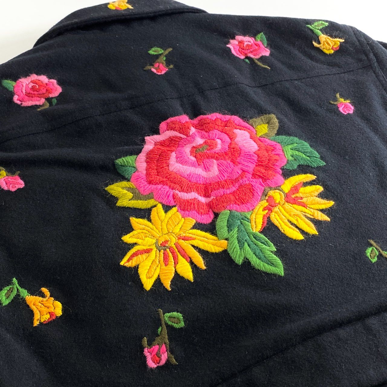 75e8 i.s. アイエス ISSEY MIYAKE イッセイミヤケ アーカイブ 花柄刺繍 短丈ジャケット 9 ブラック バラ 薔薇 flower jacket ヴィンテージ Vintage