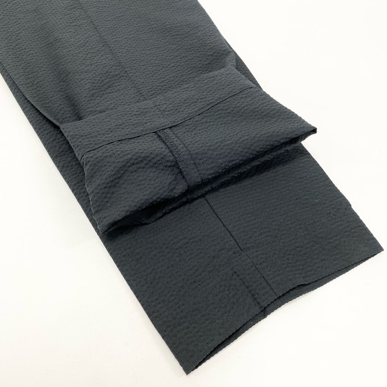 4k23《未使用保管品》 Aquascutum アクアスキュータム 定価￥96.800円 SUMMER TEC.3 TROPICAL JACKET PANTS セットアップスーツ シングル 2B 伸縮ストレッチ メンズ 紳士服 2205207026 / 2205207026 38 ブラックu02t