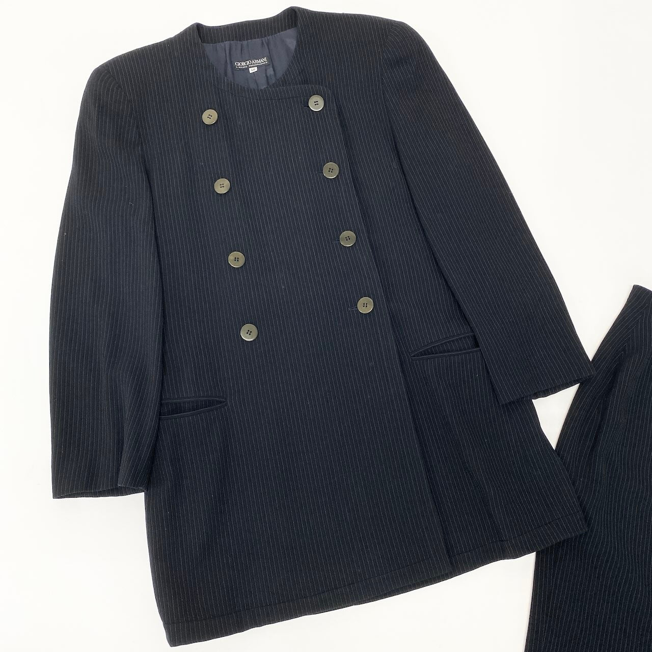 56e12 GIORGIO ARMANI ジョルジオアルマーニ セットアップ スカートスーツ ノーカラージャケット ダブルブレスト 膝丈スカート ストライプ柄 サイズ40 ネイビー レディース 女性服u02t