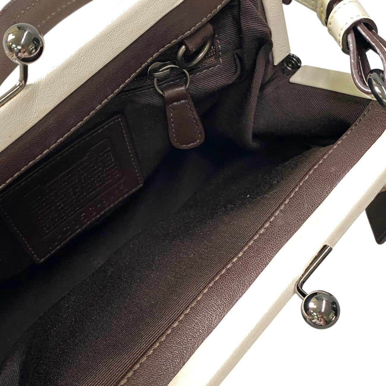 f12 COACH コーチ がま口 ソーホー ハンドバッグ Vintage Soho Buckle Hand Bag C05S / 8A12 ホワイトt18r
