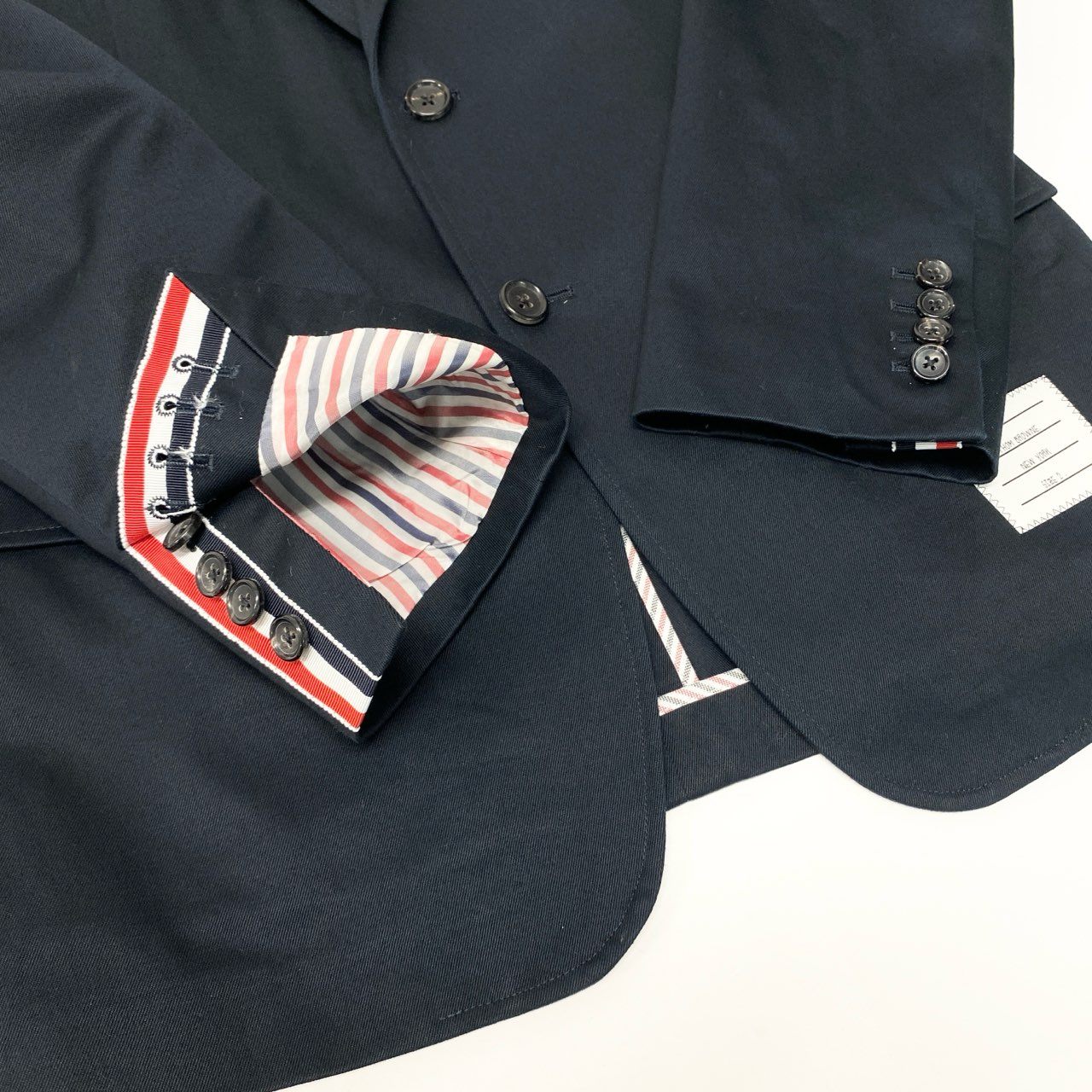 54b23 THOM BROWNE トムブラウン コットン ツイル 4BAR スポーツコート テーラードジャケット MJU490A-03788415 2サイズ ネイビー コットン100％ メンズ 男性用u02t