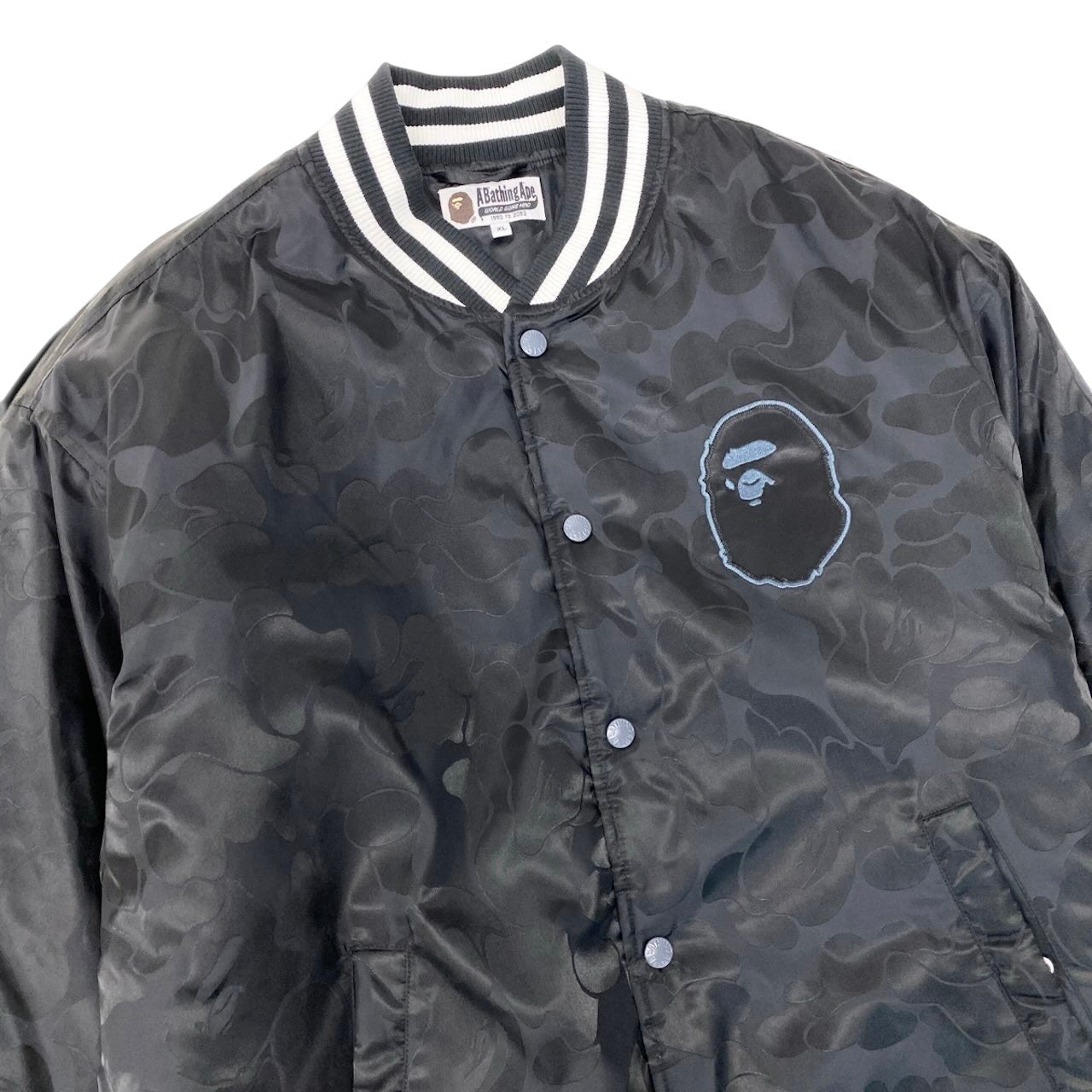 89g20 A Bathing Ape アベイシングエイプ Tonal Solid Camo Padded Varsity Jacket スタジャン カモフラ柄 001HJJ8010541 サイズXL ブラック メンズt18r