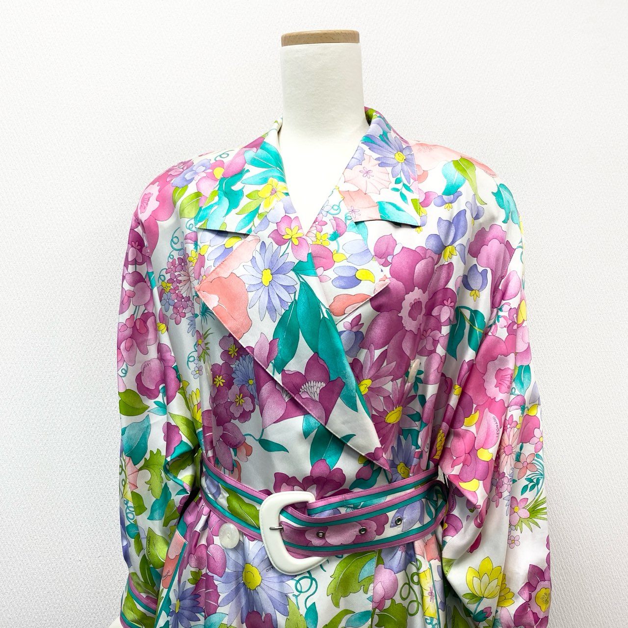 21k14 LEONARD FASHION レオナール ダブルブレスト ロングコート 美しい花柄プリント ウエストベルト レディース 女性用 9AR マルチカラー シルク100％u02t