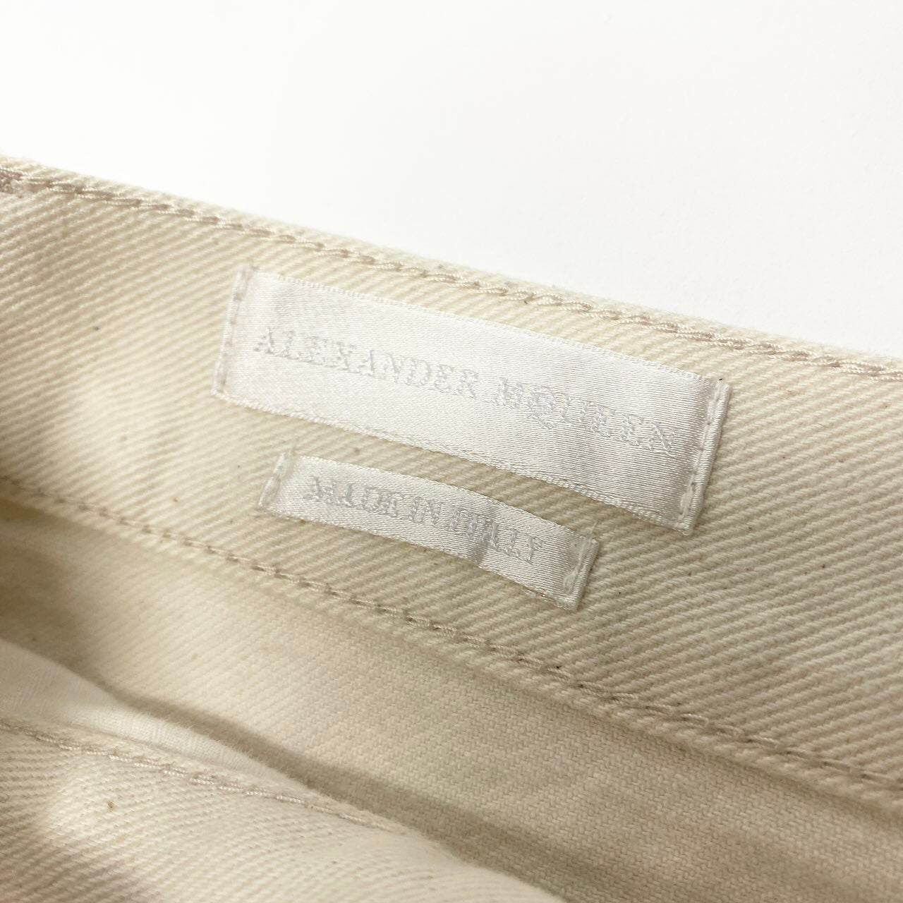 55d30 ALEXANDER MCQUEEN アレキサンダーマックイーン ワークパンツ カラーデニム ボトムス イタリア製 アイボリー系 コットン100％ メンズ 紳士服u02t