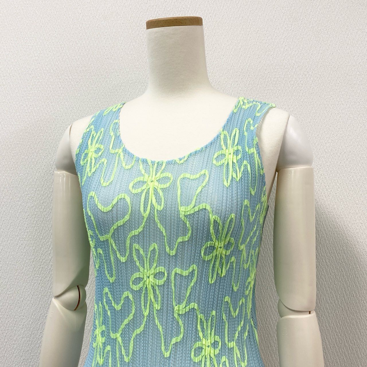 Ai11 《極美品》 PLEATS PLEASE プリーツプリーズ イッセイミヤケ フラワープリント メッシュ ノースリーブトップス カットソー 2000ss PP06-JK301 サイズ3 ライトブルー ポリエステル レディースu02t