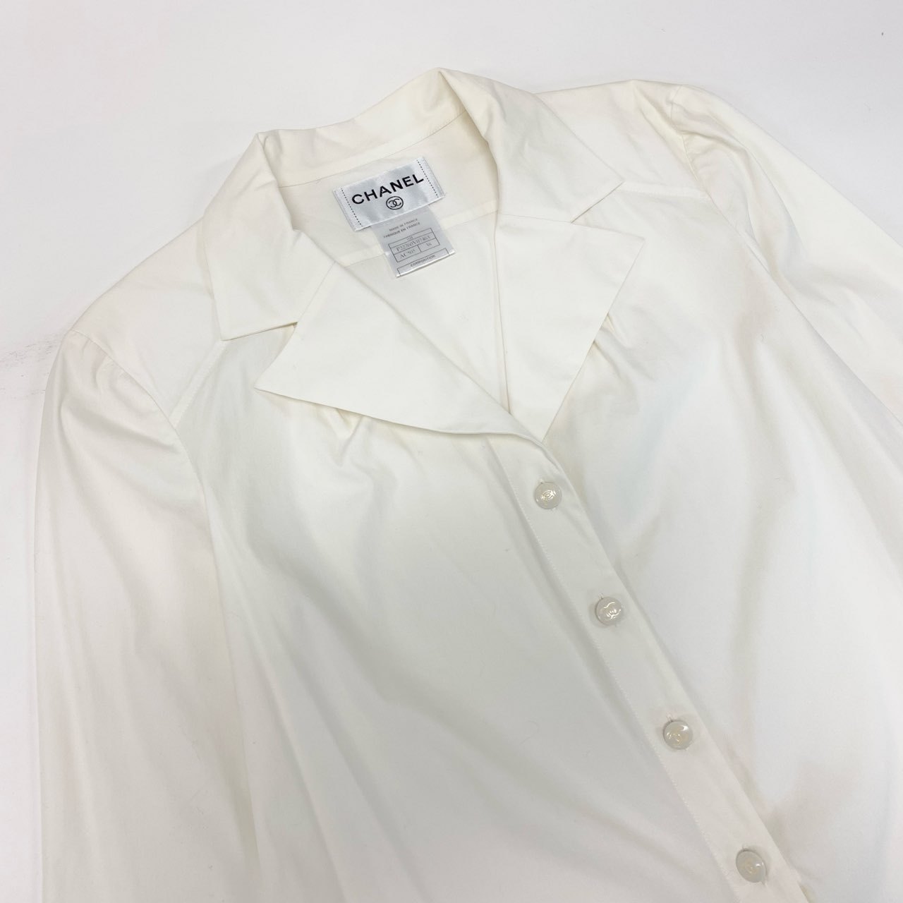 k30 CHANEL シャネル フランス製 オープンカラー 長袖シャツ ココマーク コットンブレンド レディース 女性用 38 ホワイトu02t