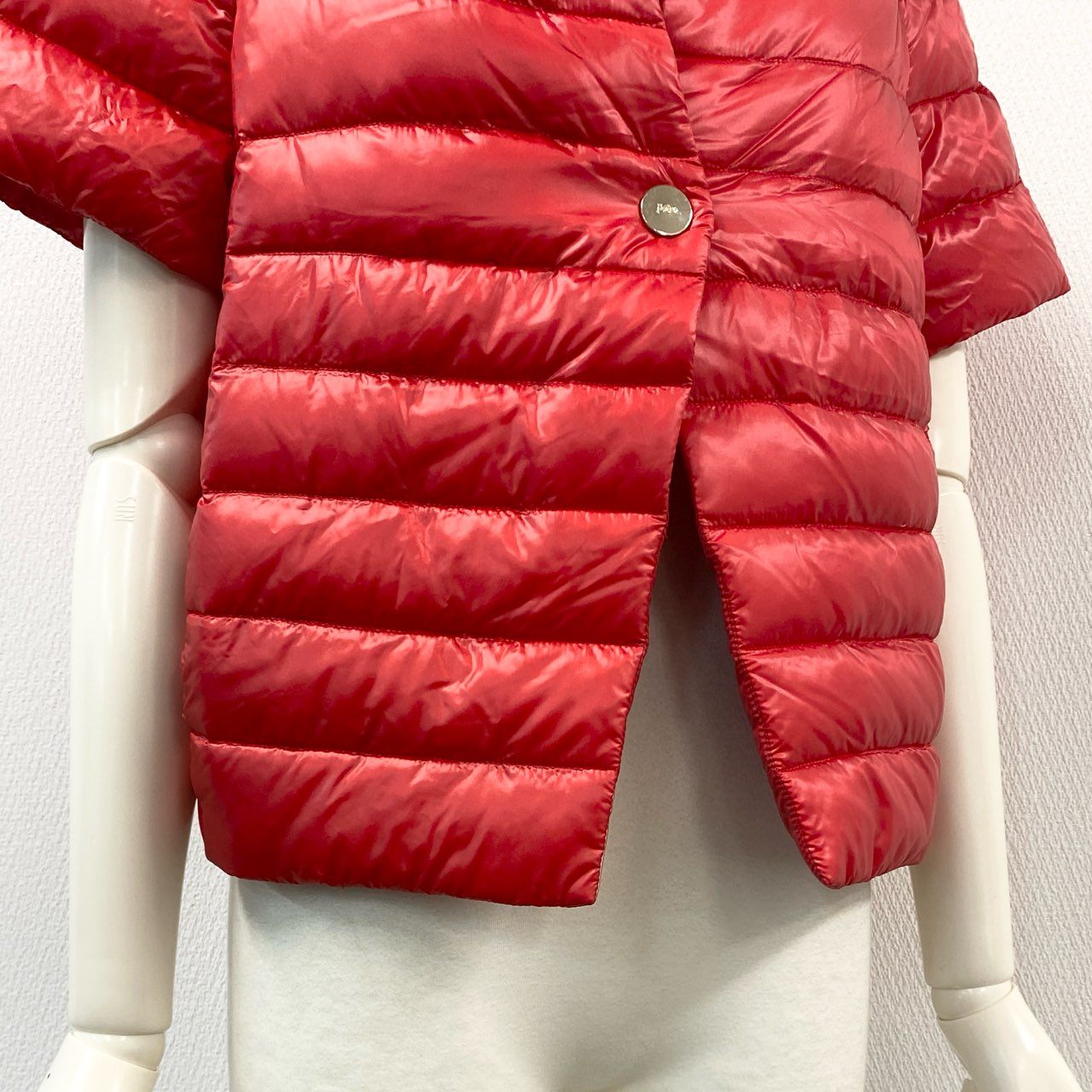 51f3 HERNO ヘルノ インナーダウンジャケット ライトダウン PIUMINO DONNA CORTO 半袖 金ボタン PI1077D 42 レッド