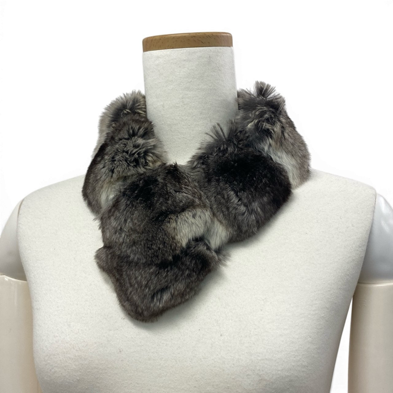 d23 【美品】 FOXEY BOUTIQUE フォクシーブティック ティペット ファーティペット マフラー グレー系 ホワイト系 チンチラ100％ レディース 女性用u02t