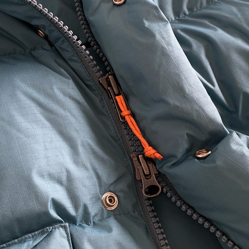 42e4 【美品】 thisisneverthat ディスイズネバーザット Classic Ripstop Down Jacket クラシック リップストップ ダウンジャケット M ブルー グースダウン アウター メンズ