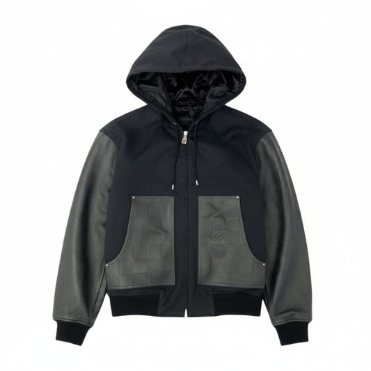 53Ⅼ2 LOUIS VUITTON ルイヴィトン 24SS ダミエ エンボスレザー ミックスレザーフードブルゾン スタジャン サイズ52 ブラック メンズ 男性用 アウター レザージャケットk02i
