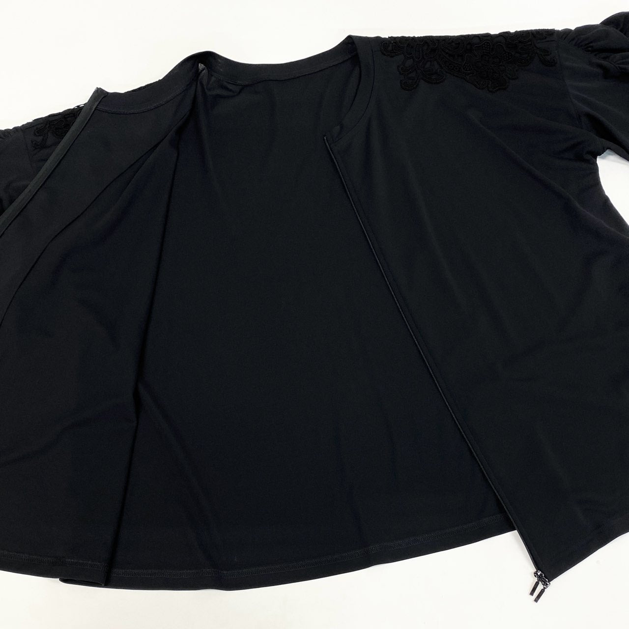 42b27 【美品】 TOKUKO 1er VOL ＊J トクコプルミエヴォル ノーカラージャケット ダブルジップジャケット フリルスリーブ レース装飾 サイズ9 レディース 女性服 サイズ9 ブラックu02t