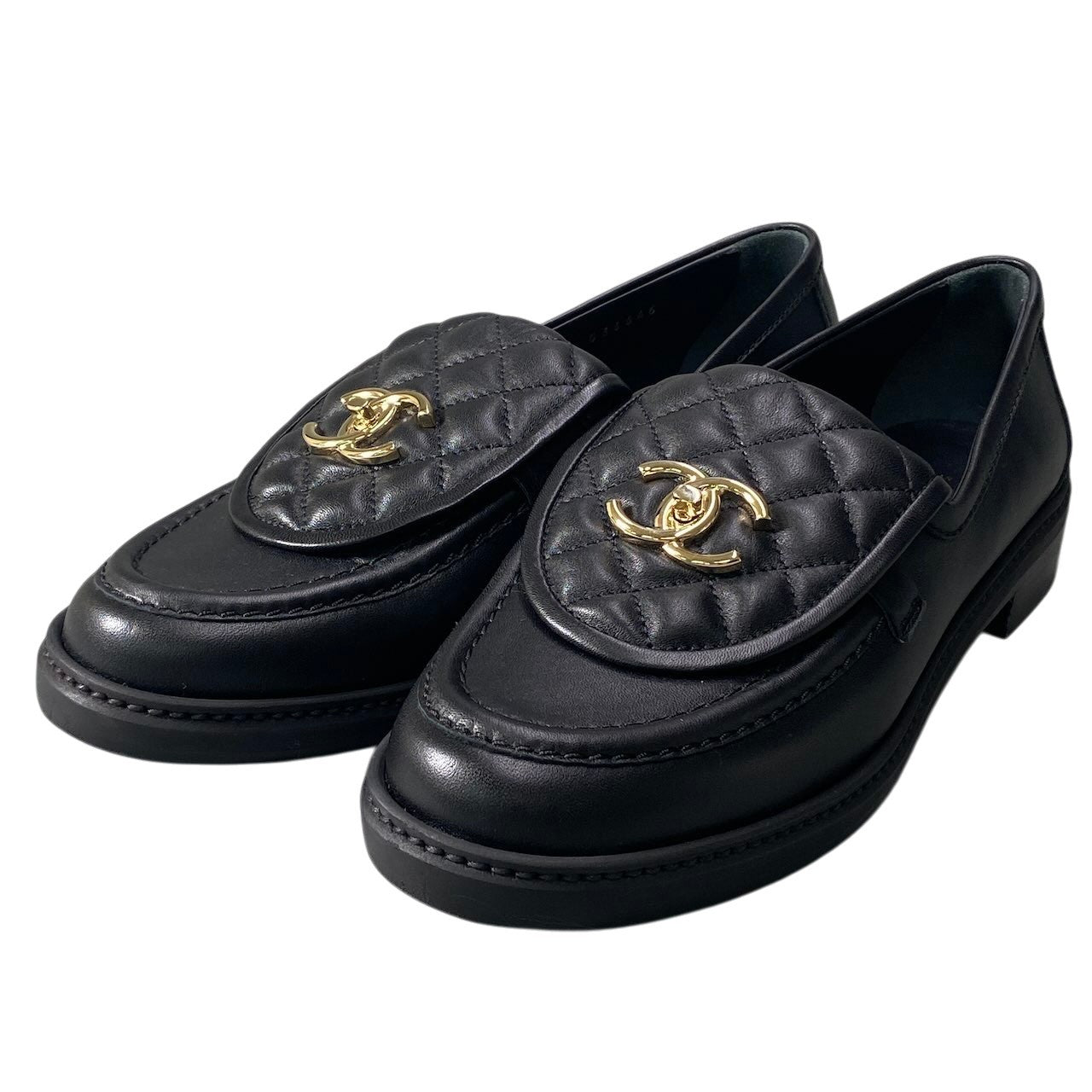 《極美品》 CHANEL シャネル マトラッセ ターンロック ローファー CC Quilted Turnlock Loafer G36646 38 1/2 ブラック 箱付きt18r
