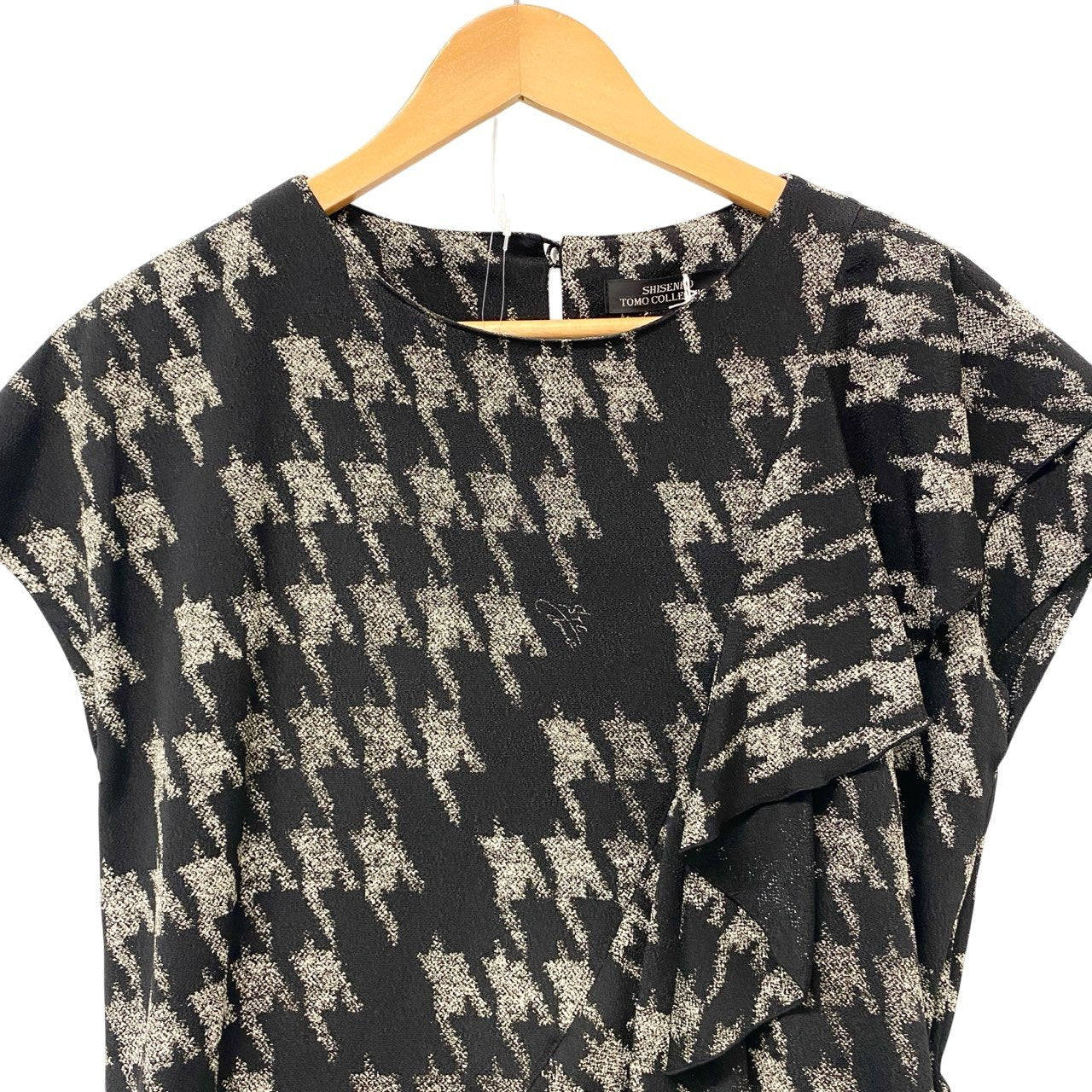 15c3 【美品】 SHISENDO TOMO COLLECTION 詩仙堂 フレンチスリーブワンピース 膝丈 アシンメトリーデザイン 総柄プリント ちりめん レディース 女性服 ブラック ポリエステル100％u02t