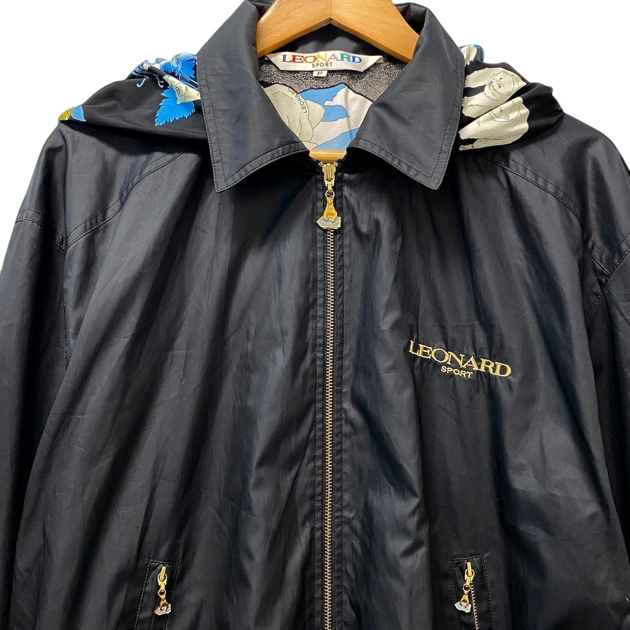 14f17 LEONARD SPORT レオナールスポーツ ナイロンパーカー 2way ジャケット 裏地花柄 シロクマ サイズfree ブラック レディース 女性用u02t