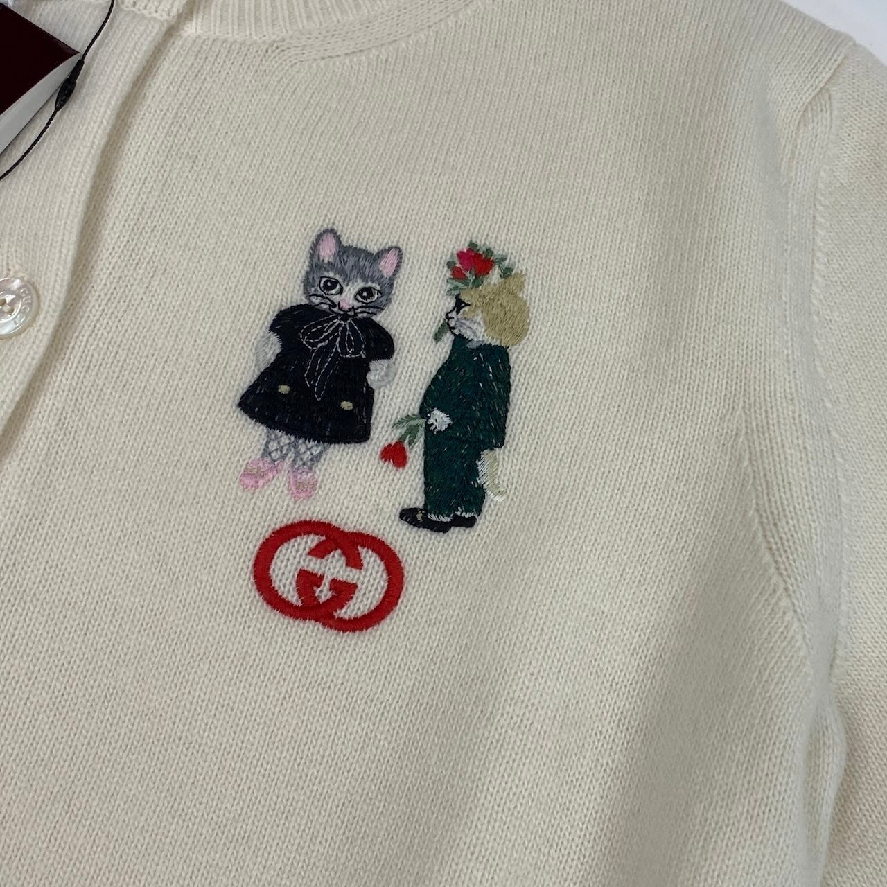 16e7【新品保管品】GUCCI グッチ 2025年 日本限定 ヒグチユウコ コラボ ニットカーディガン 猫刺繍 Sサイズ アイボリー ウール100％ レディース 女性用u02t