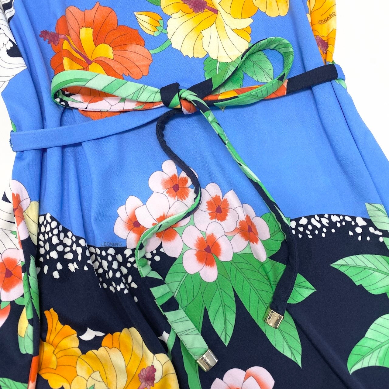 15d12 LEONARD PARIS レオナール 半袖ワンピース 美しい花柄プリント ウエストリボン 膝丈 イタリア製 サイズ38 ネイビー ナイロン100％ レディース 女性用u02t