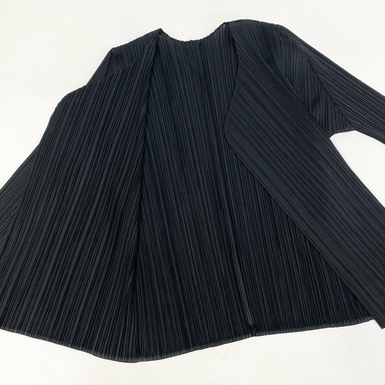 Ac16【美品】PLEATS PLEASE プリーツプリーズ カーディガン トップス サイズ4 ブラック レディースta1