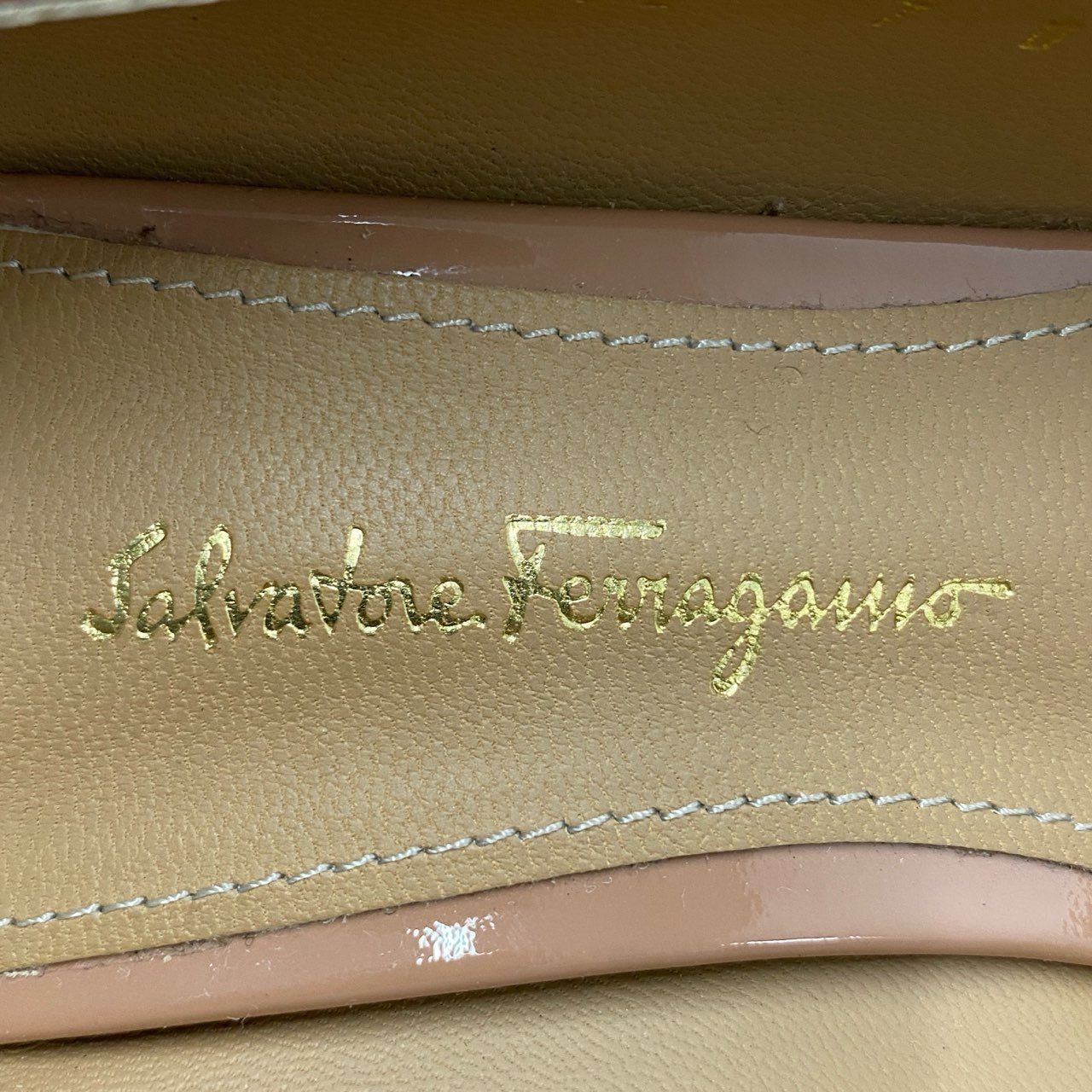 9f13 Salvatore Ferragamo サルヴァトーレフェラガモ SERINA セリナ ガンチーニ パンプス サイズ7D ピンク パテントレザー レディース