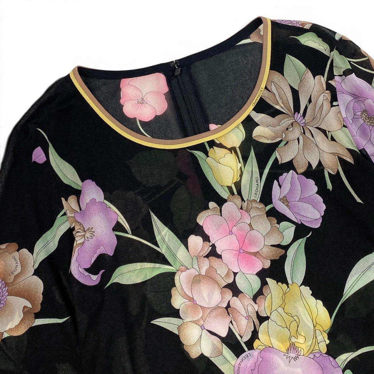 75f10 【美品】 LEONARD FASHION レオナール 七分袖 シアーカットソー 美しい花柄プリント カンカン素材 サイズL ブラック レディース 女性服u02t