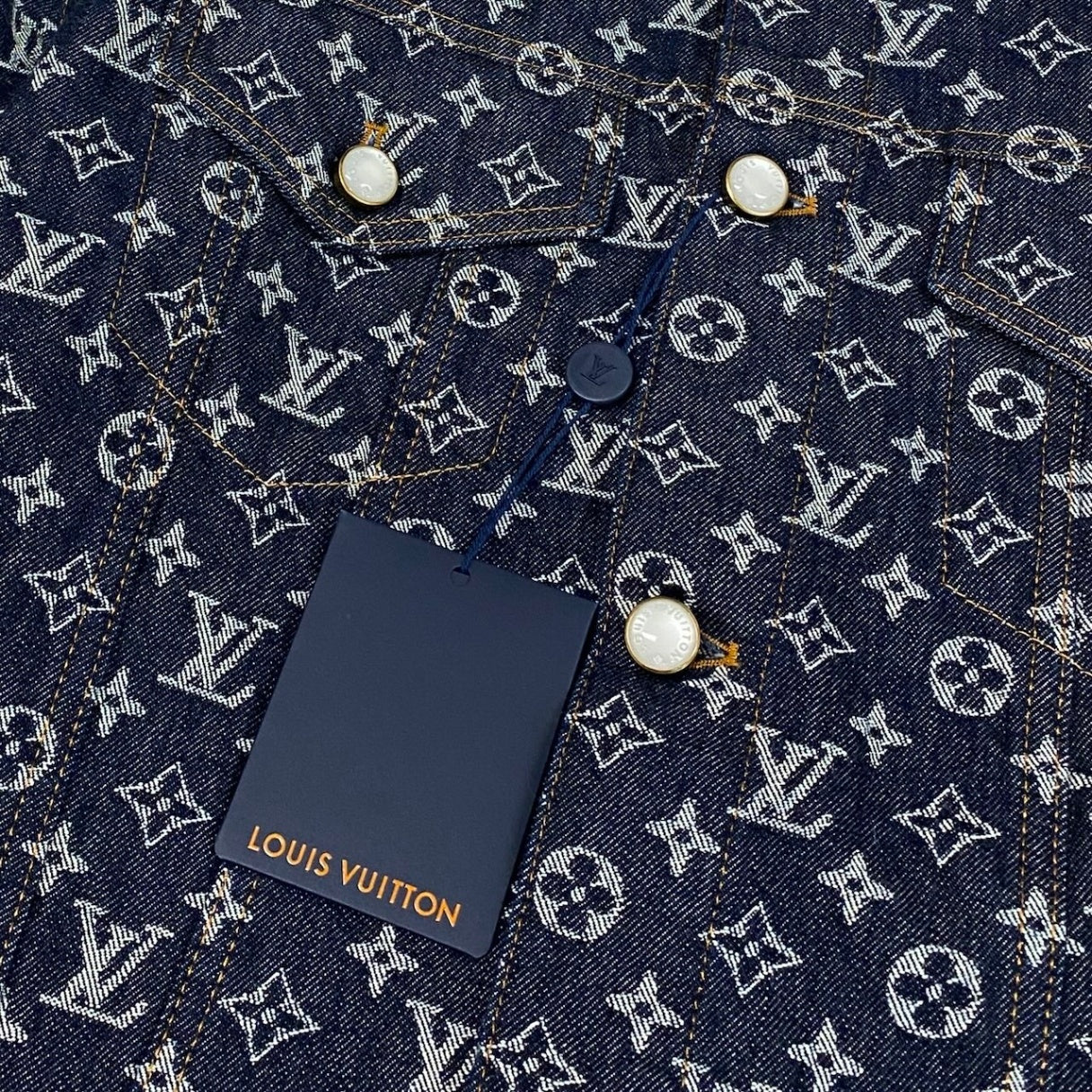 Id2 《未使用品》 LOUIS VUITTON ルイヴィトン 24AW モノグラム ジャガードデニムジャケット Monogram Jacquard Denim Jacket サイズ52 インディゴブルー タグ付t18r