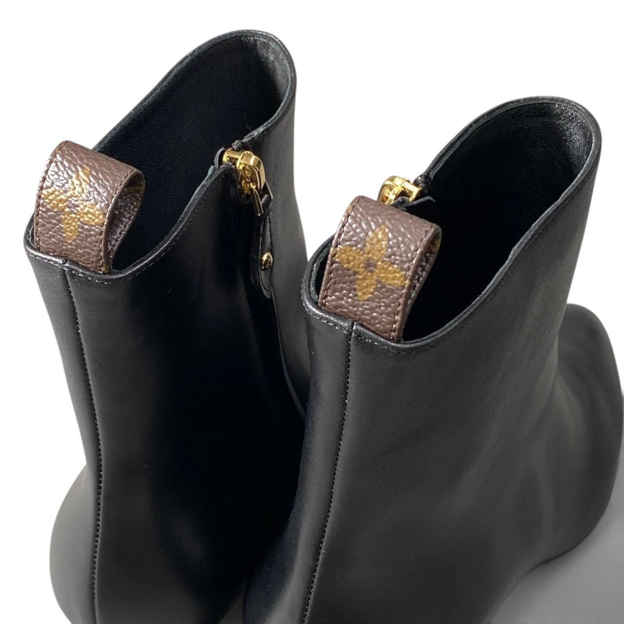h12【極美品】LOUIS VUITTON ドナ・ライン アンクルブーツ 40サイズ ブラック レザー レディース 女性用k02i