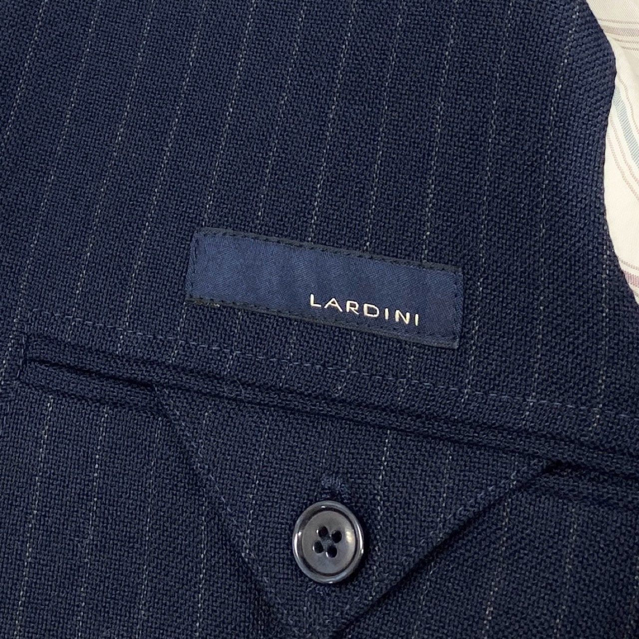 58i11 LARDINI ラルディーニ セットアップスーツ テーラードジャケット ブートニエール付き ストライプ メンズ 男性用 44 ネイビーu02t