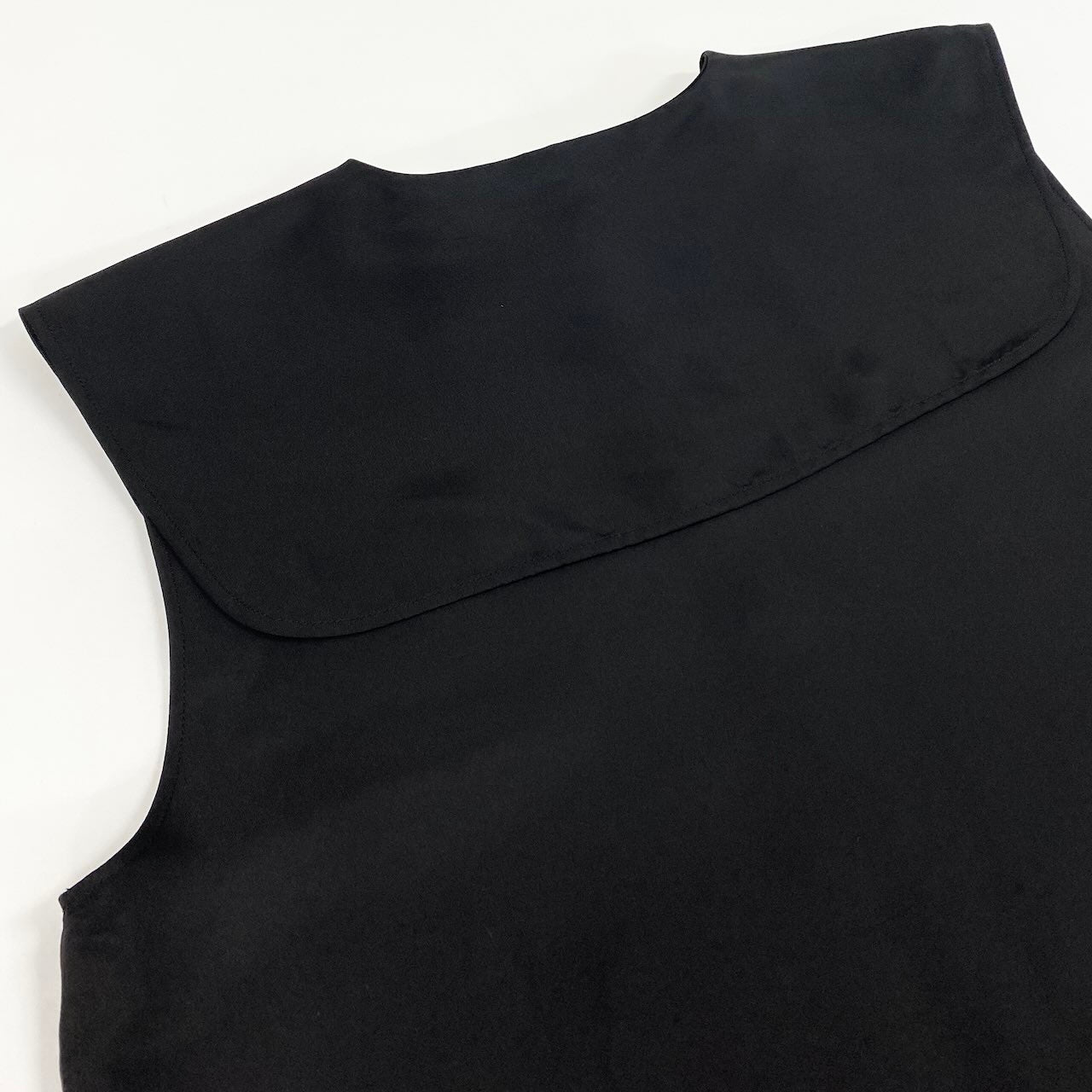 Ee7 JILSANDER ジルサンダー 襟付 ノースリーブブラウス トップス サイズ32 ブラック レーヨン シルク レディース 女性用u02t