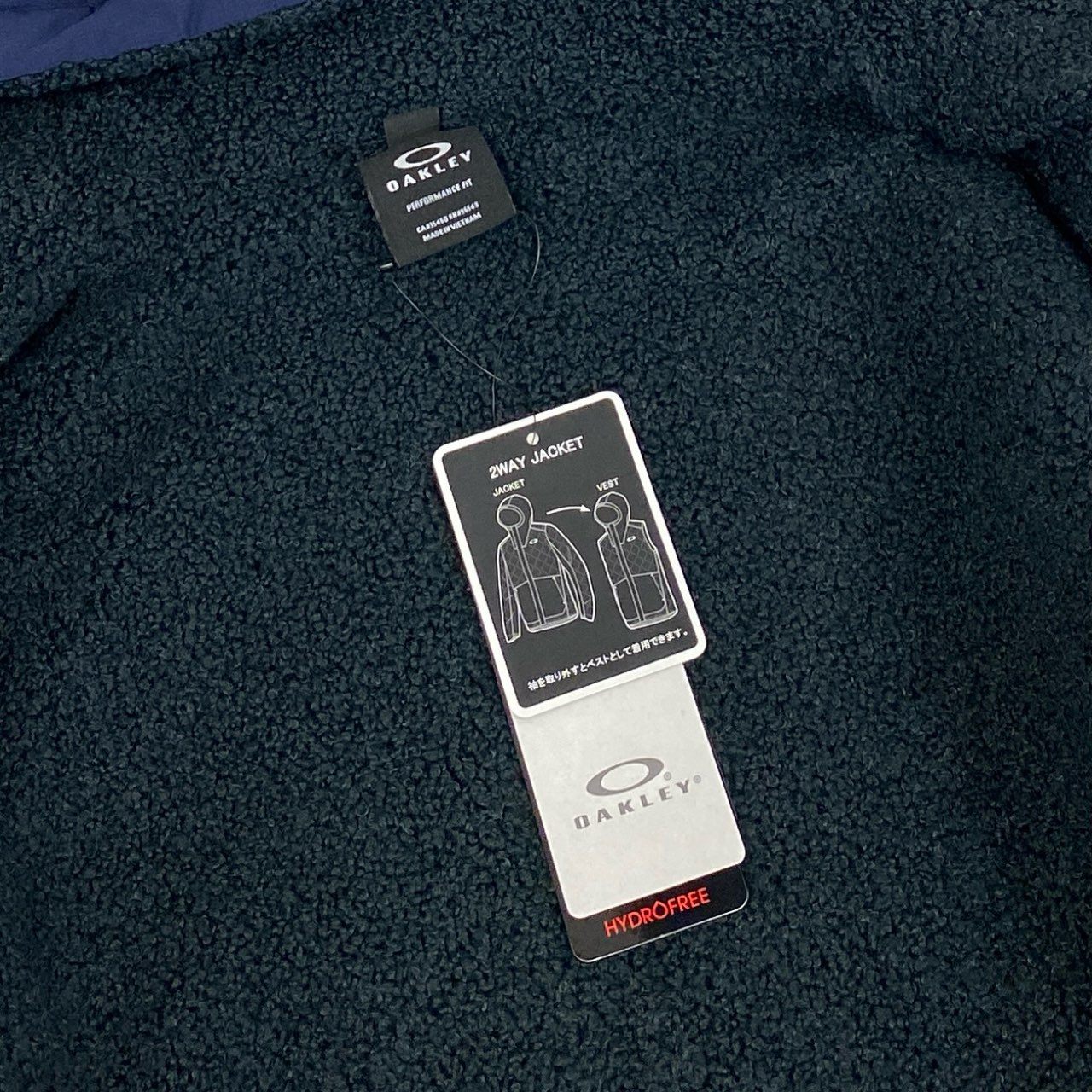 58i10-2《未使用品》タグ付 OAKLEY オークリー UNEVEN PUFF JACKET 3.0 中綿2wayジャケット ベスト ゴルフウェア アウター ロゴ刺繍 大きいサイズ FOA402870 2XL ネイビー メンズk02i