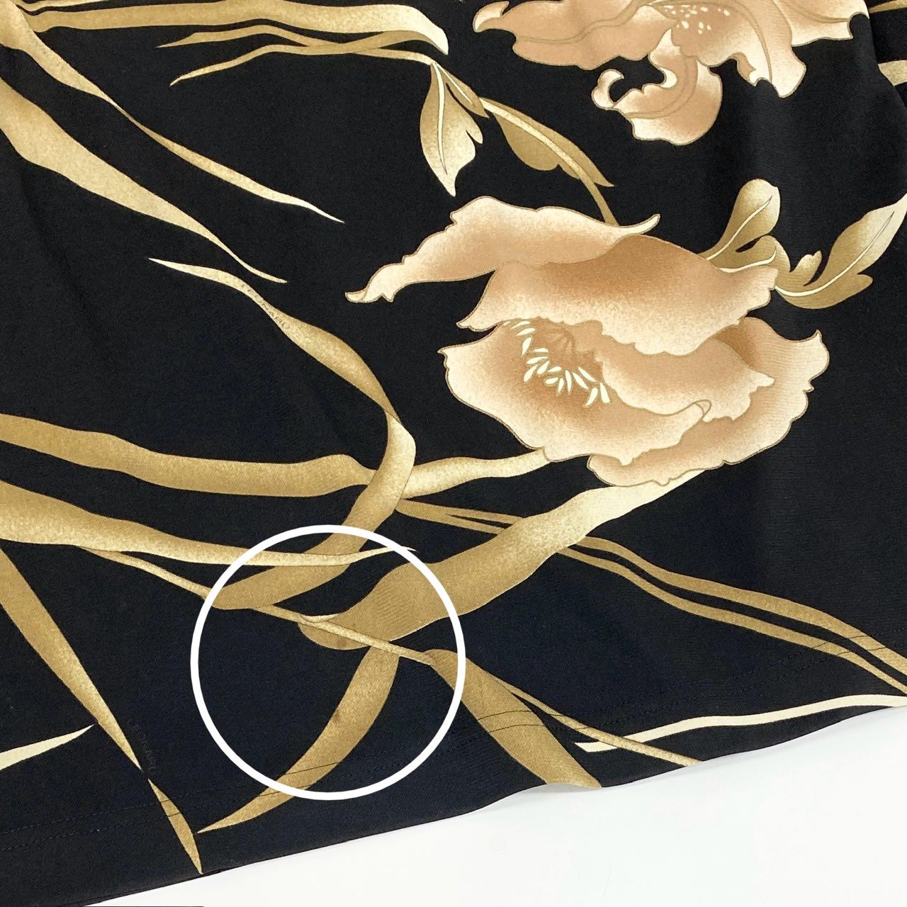 60d13 LEONARD FASHION レオナール セットアップスカート 美しい花柄プリント カンカン素材 長袖カットソー 膝丈スカート LL ブラック レディース 女性用o07t