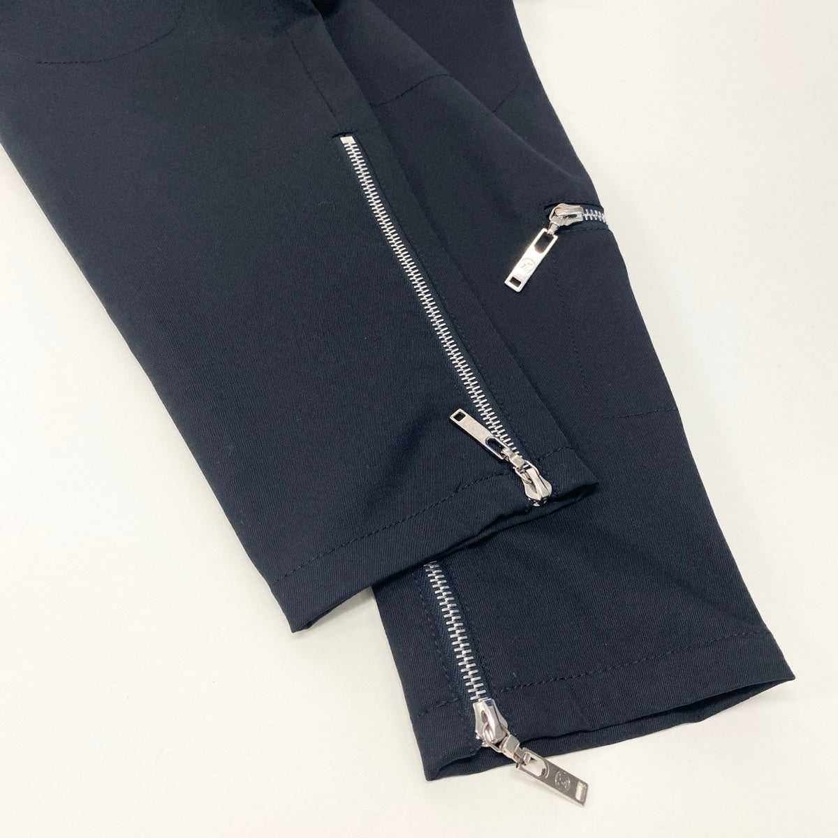 Eh1 【美品】LOUIS VUITTON スキニーパンツ 切替ジップデザイン イタリア製 34サイズ ブラック レディース 女性用u02t