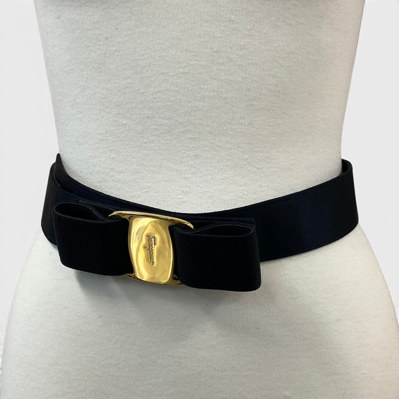 f10 Salvatore Ferragamo サルヴァトーレフェラガモ ヴァラリボン ベルト ゴールドバックル 8046 ブラック レディース 女性用u02t