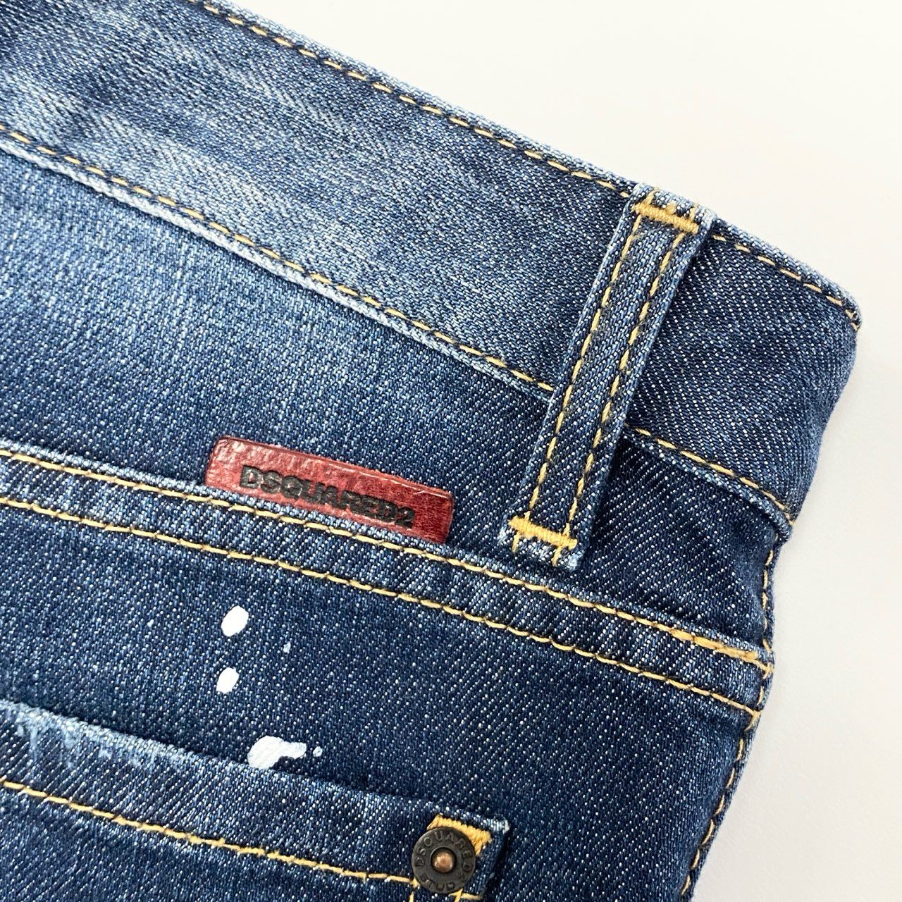 85a16 【美品】 DSQUARED2 ディースクエアード Hockney jean デニムパンツ ペイント クラッシュ加工 テーパードジーンズ メンズ 紳士服 S72LA0691 S30144 40 インディゴo07t