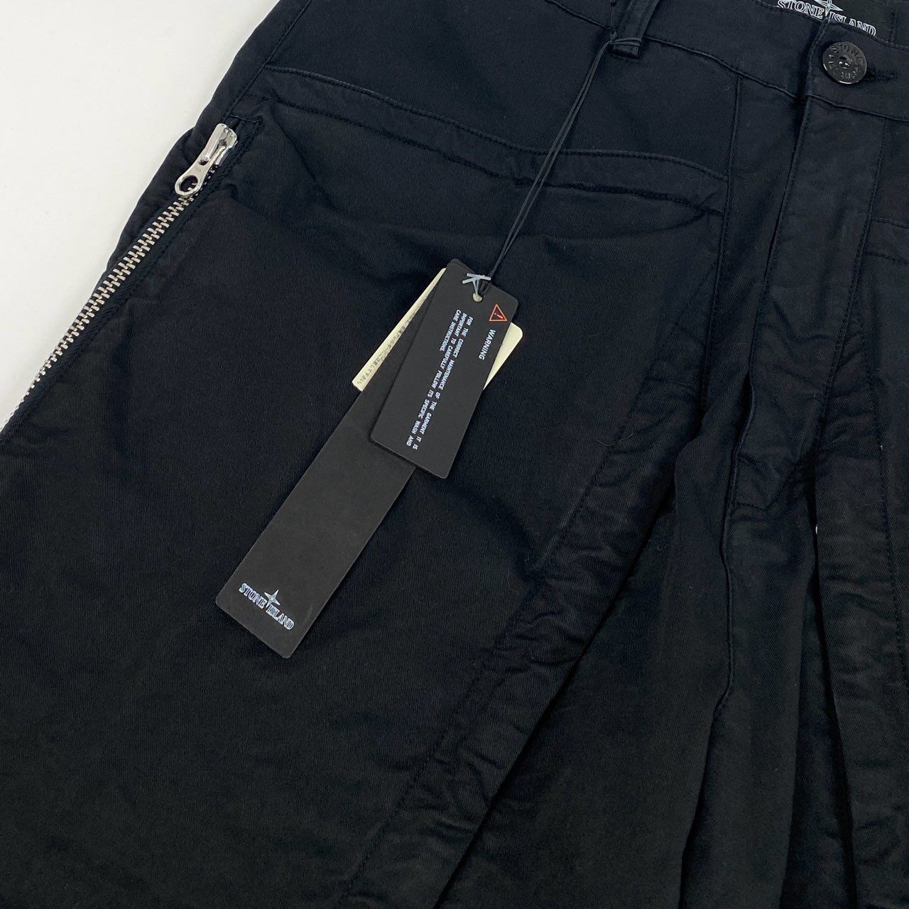 32l26 《未使用保管品》 タグ付 Stone Island ストーンアイランド SHADOW PROJECT BERMUDA SHORTS シャドウプロジェクト バルミューダ ショーツ ショートパンツ ハーフパンツ カーゴ 6819L0208 48 ブラック