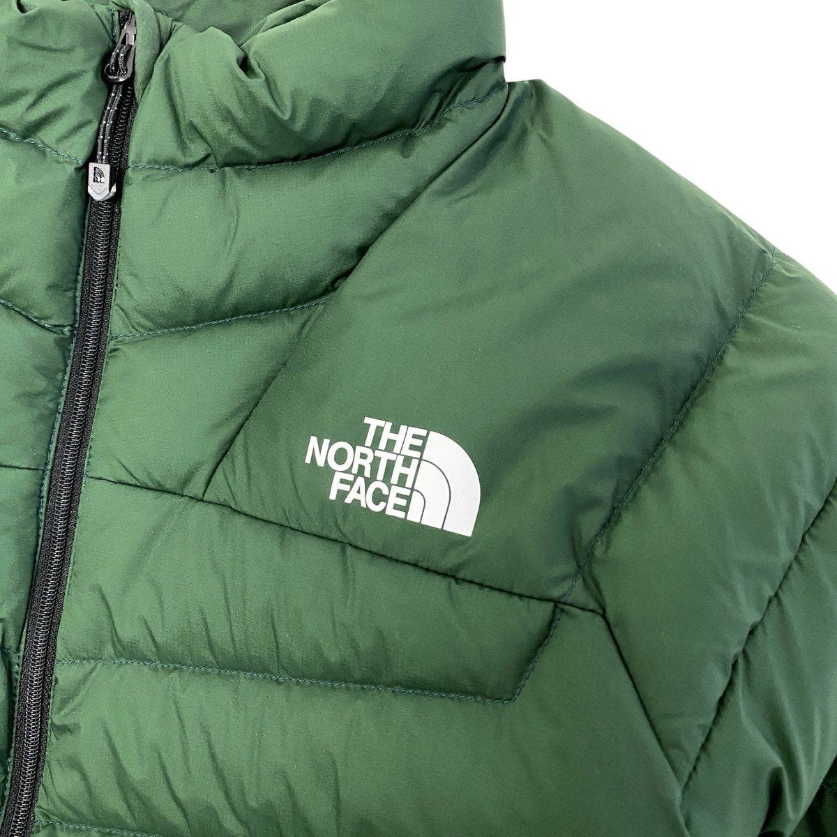 49g17 【美品】 THE NORTH FACE ザノースフェイス サンダージャケット ダウンジャケット NY823C12 サイズM グリーン メンズt18r