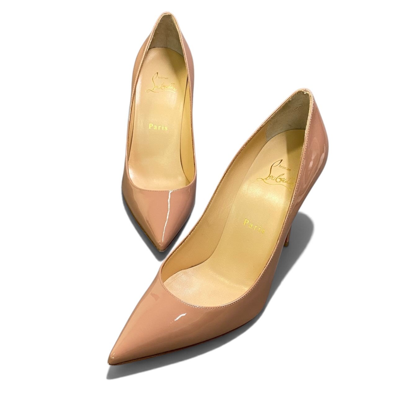 i1 Christian Louboutin クリスチャンルブタン KATE100 パテントレザー ポインテッドトゥパンプス サイズ38 ピンクベージュ レディースk02i