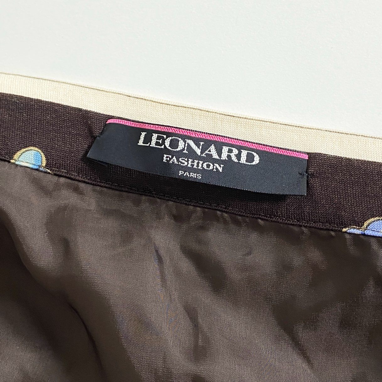 56d15 LEONARD FASHION レオナール 膝下スカート 総柄スカート 花柄 ラインストーン ペイズリー ウエスト76 ブラウン レディース 日本製