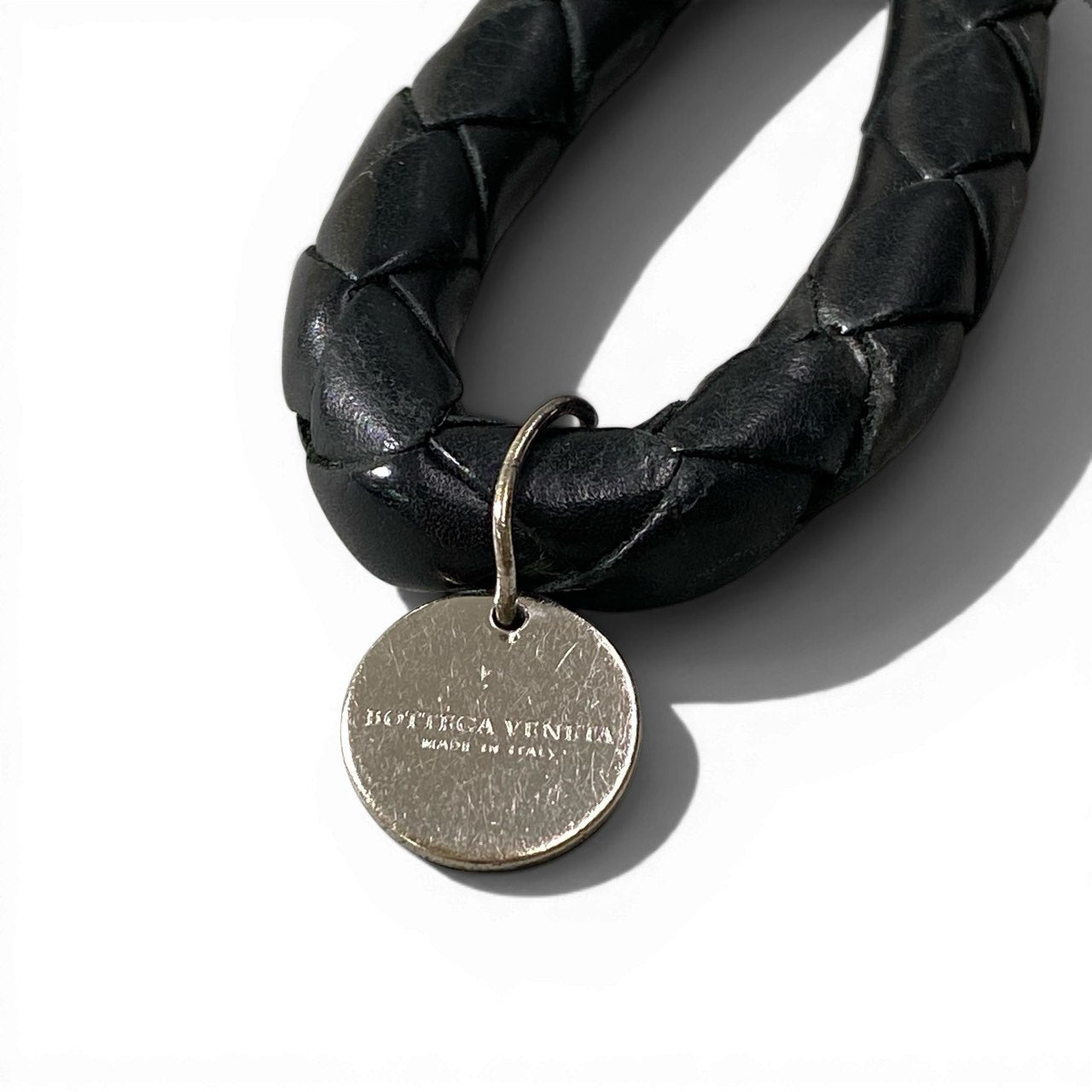 d10 BOTTEGA VENETA ボッテガヴェネタ イントレチャート レザーチャーム Intrecciato Leather Charm ブラック キーホルダーt18r