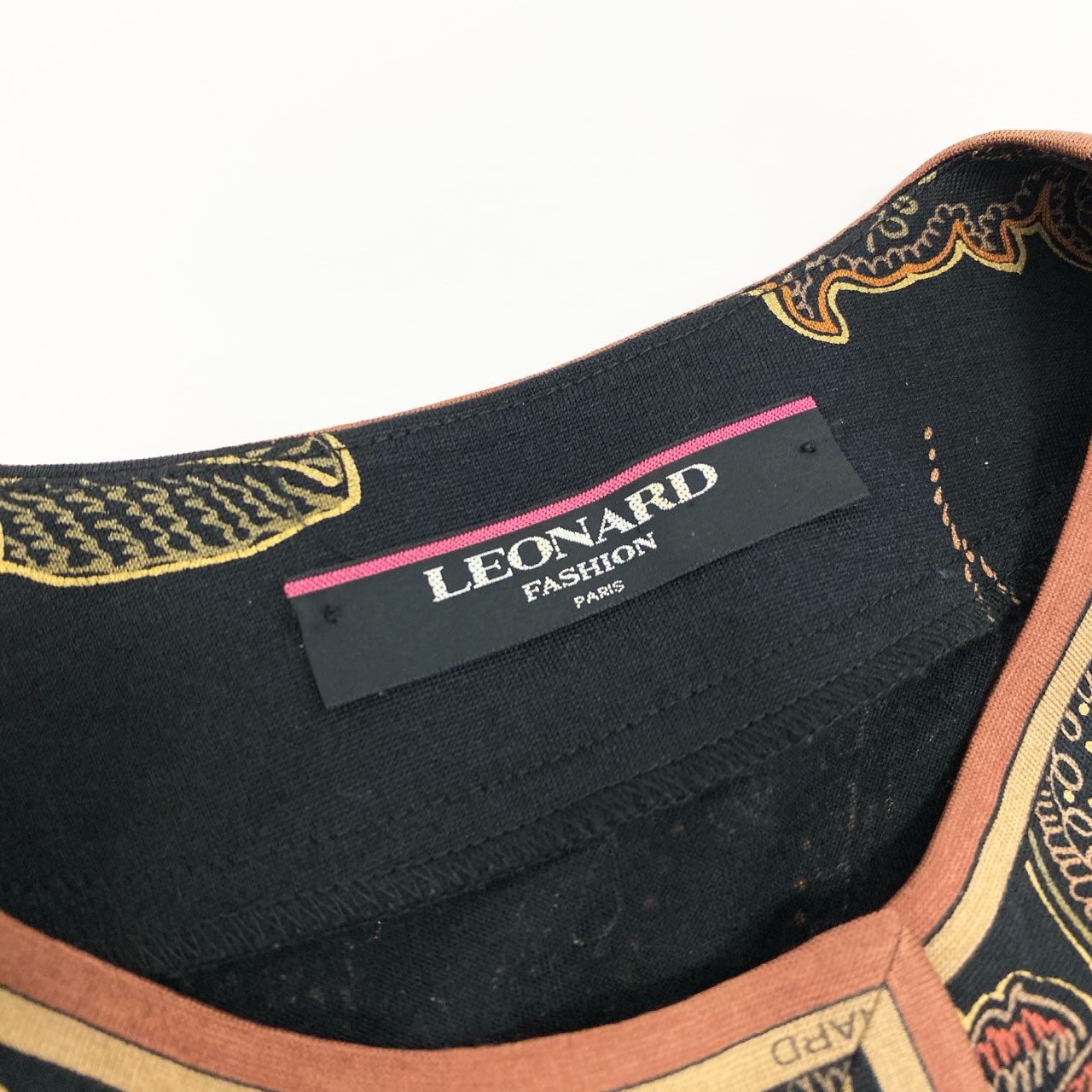 11k21 LEONARD FASHION レオナール ノーカラージャケット カーディガン 花柄プリント ペイズリー柄 ロングスリーブ レディース 女性用 M ブラック ウールシルクu02t