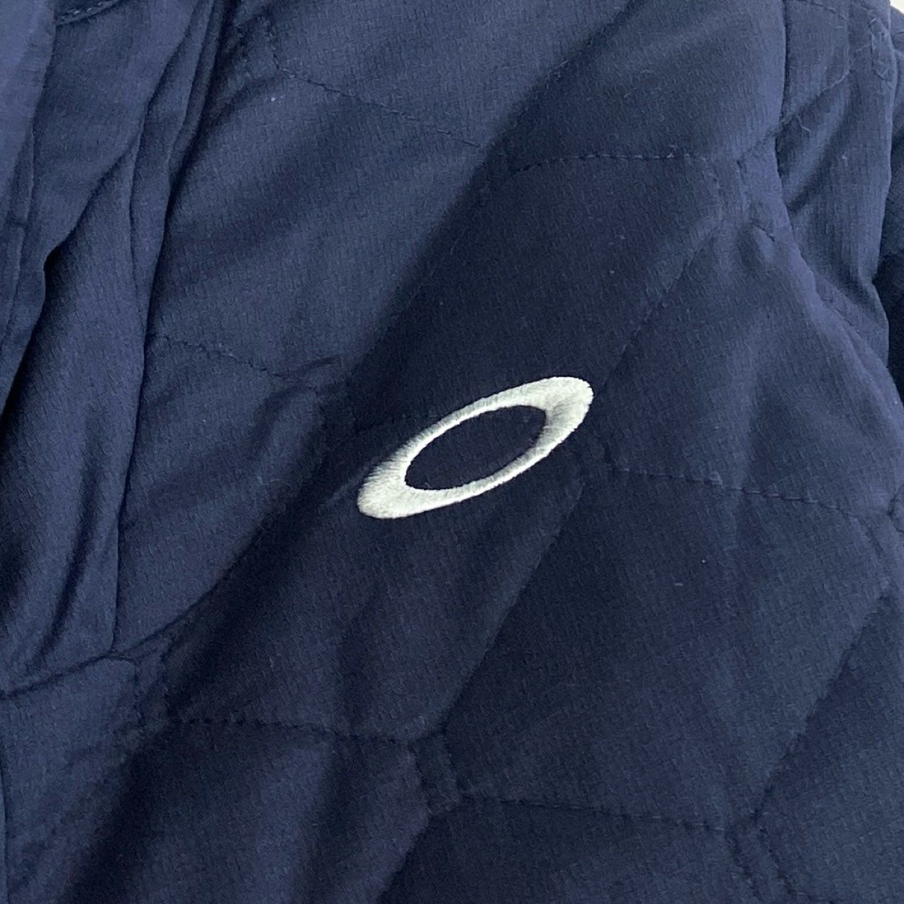 84i10-6《未使用品》タグ付 OAKLEY オークリー UNEVEN PUFF JACKET 3.0 中綿2wayジャケット ベスト ゴルフウェア アウター ロゴ刺繍 大きいサイズ FOA402870 2XL ネイビー メンズk02i