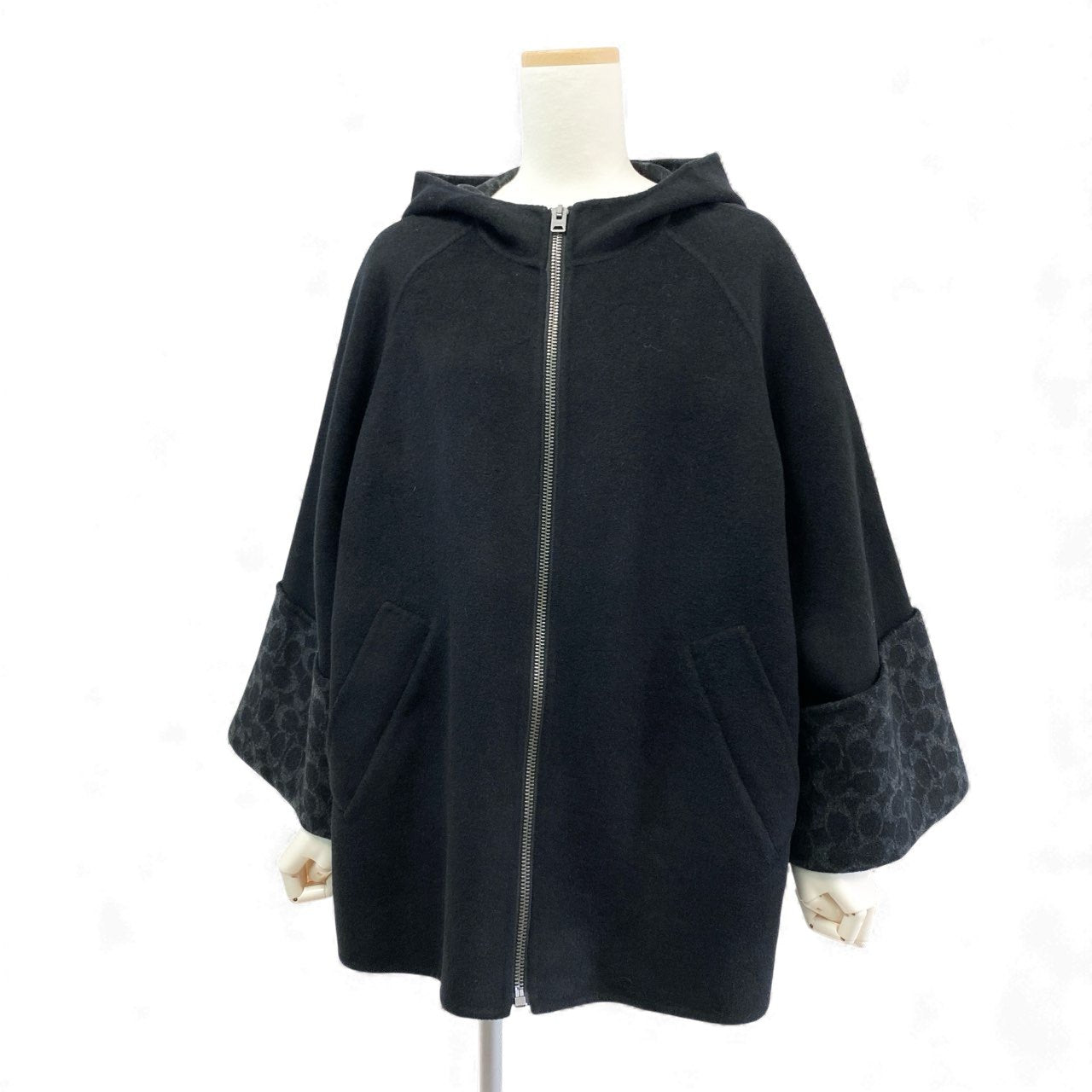 15K18 COACH コーチ ウールケープ フーデッド ハーフコート フルジップ 切替ロゴ ウールブレンド レディース 女性用 アウター CL278 XS/S ブラックマルチu02t