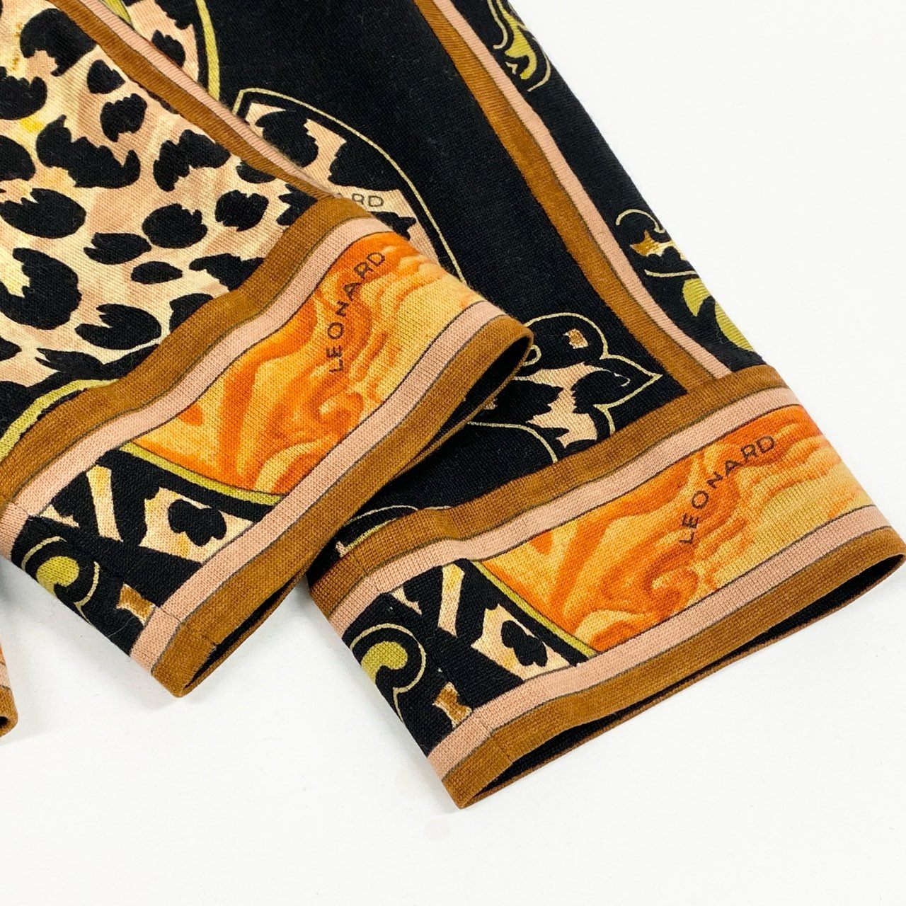 3k19 LEONARD FASHION レオナール ノーカラージャケット カーディガン 薄手 ロングスリーブ 金ボタン 花柄 アニマル柄 レディース 女性用 M ブラック ウールシルクu02t