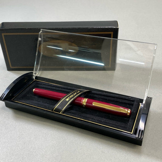j16《極美品》 PLATINUM プラチナ 万年筆 ペン先 18K ワインレッド 筆記用具 文房具 ケース付t18r