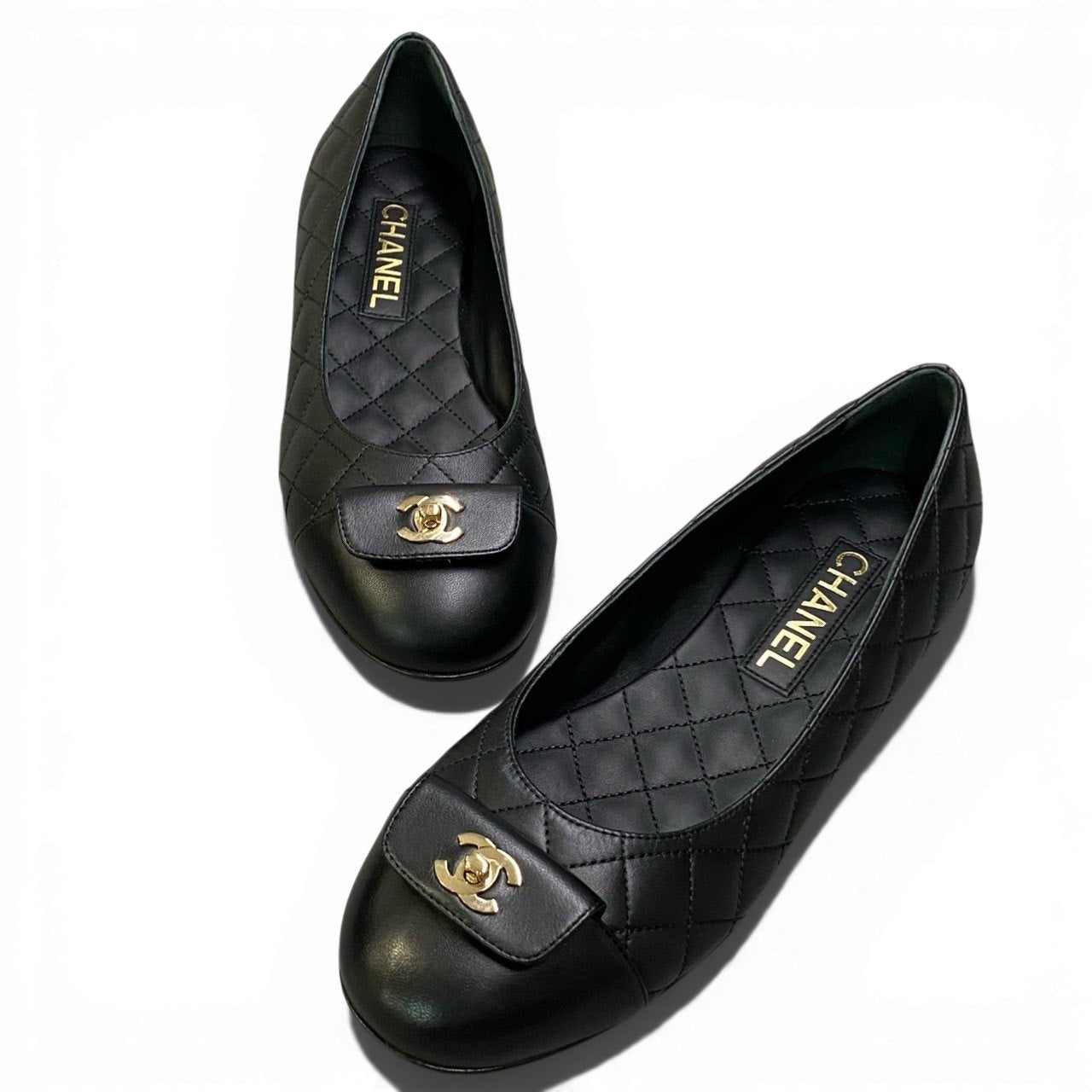 b13《極美品》 CHANEL シャネル 2024 COCOマーク パンプス マトラッセ ターンロック G45879 38 ブラック レザー レディースta1