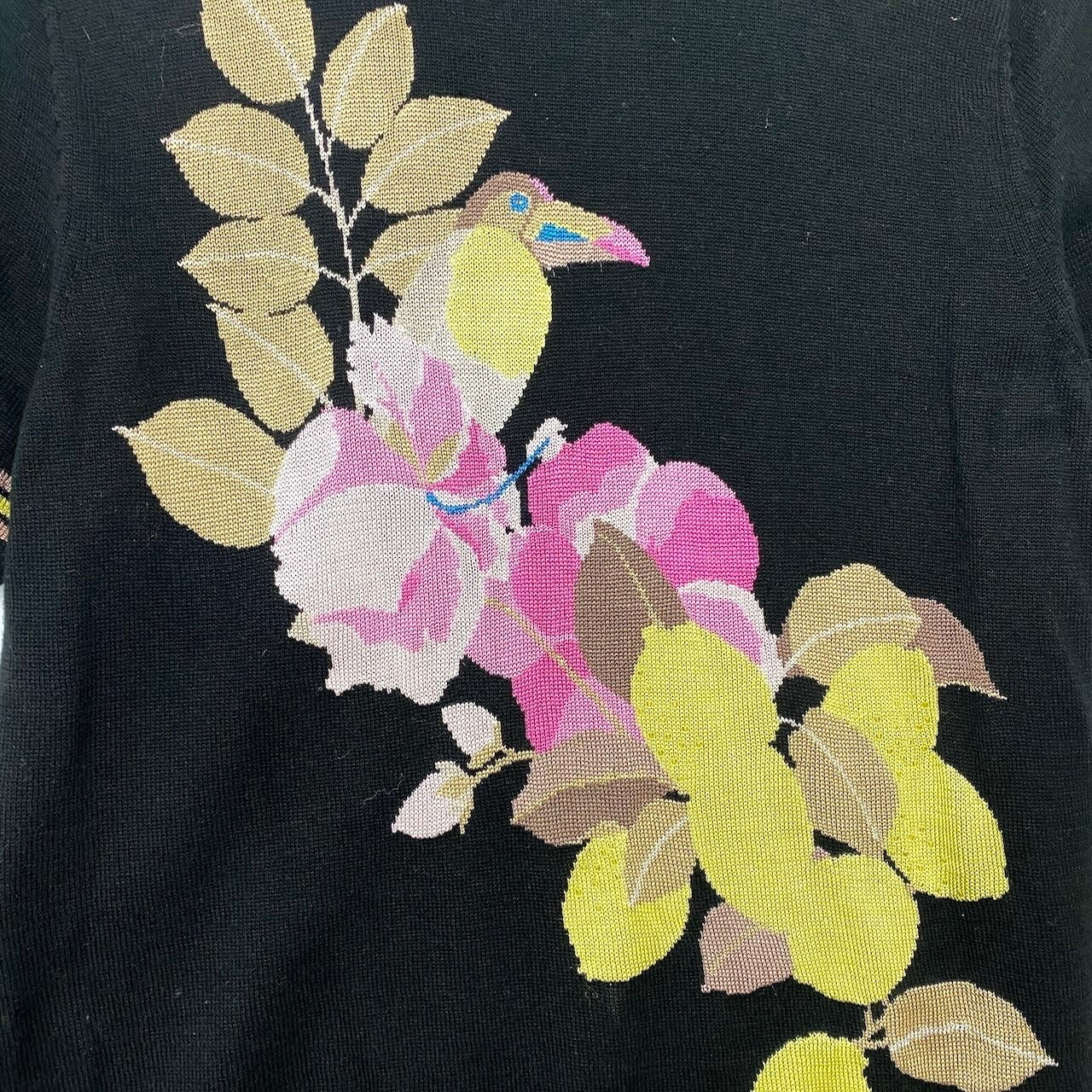 35h31 LEONARD レオナール ハイネック 半袖ニットセーター 鳥 花柄 ロゴ刺繍 カシミヤ混  40サイズ ブラック レディース 女性用u02t
